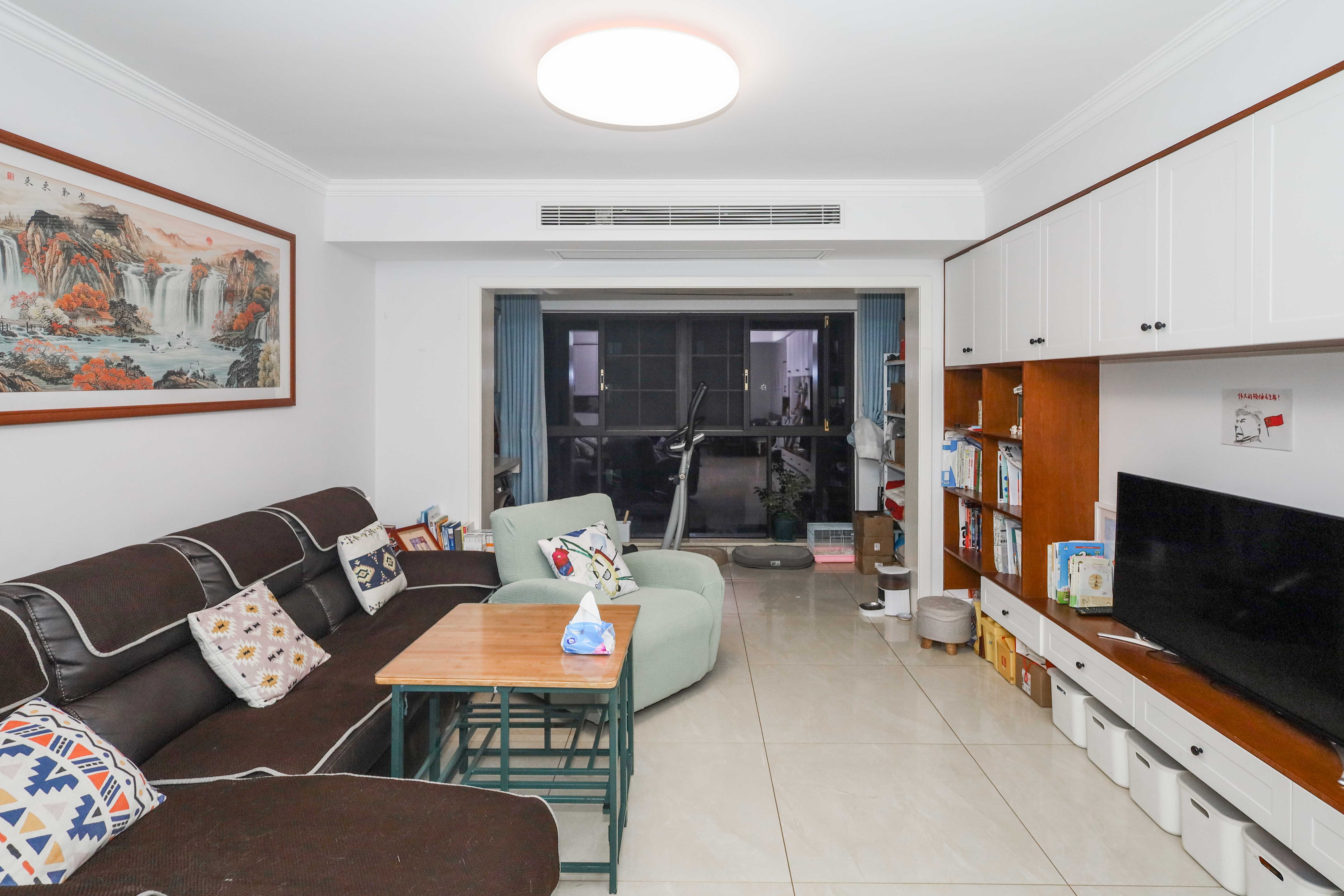 中冶中央公园  4室2厅2卫    145.0万 中冶中央公园  4室2厅2卫    145.0万客厅