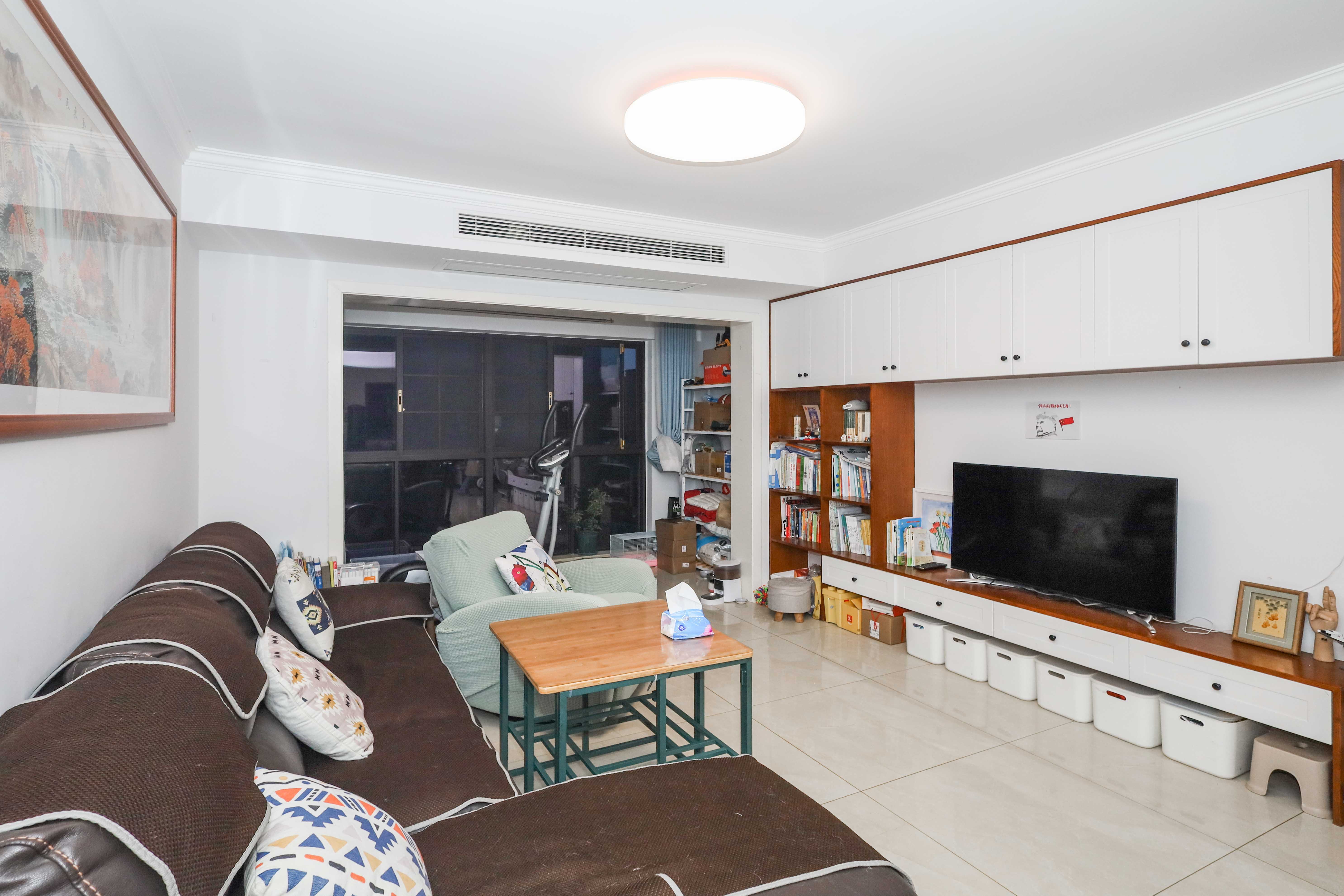 中冶中央公园  4室2厅2卫    145.0万 中冶中央公园  4室2厅2卫    145.0万客厅