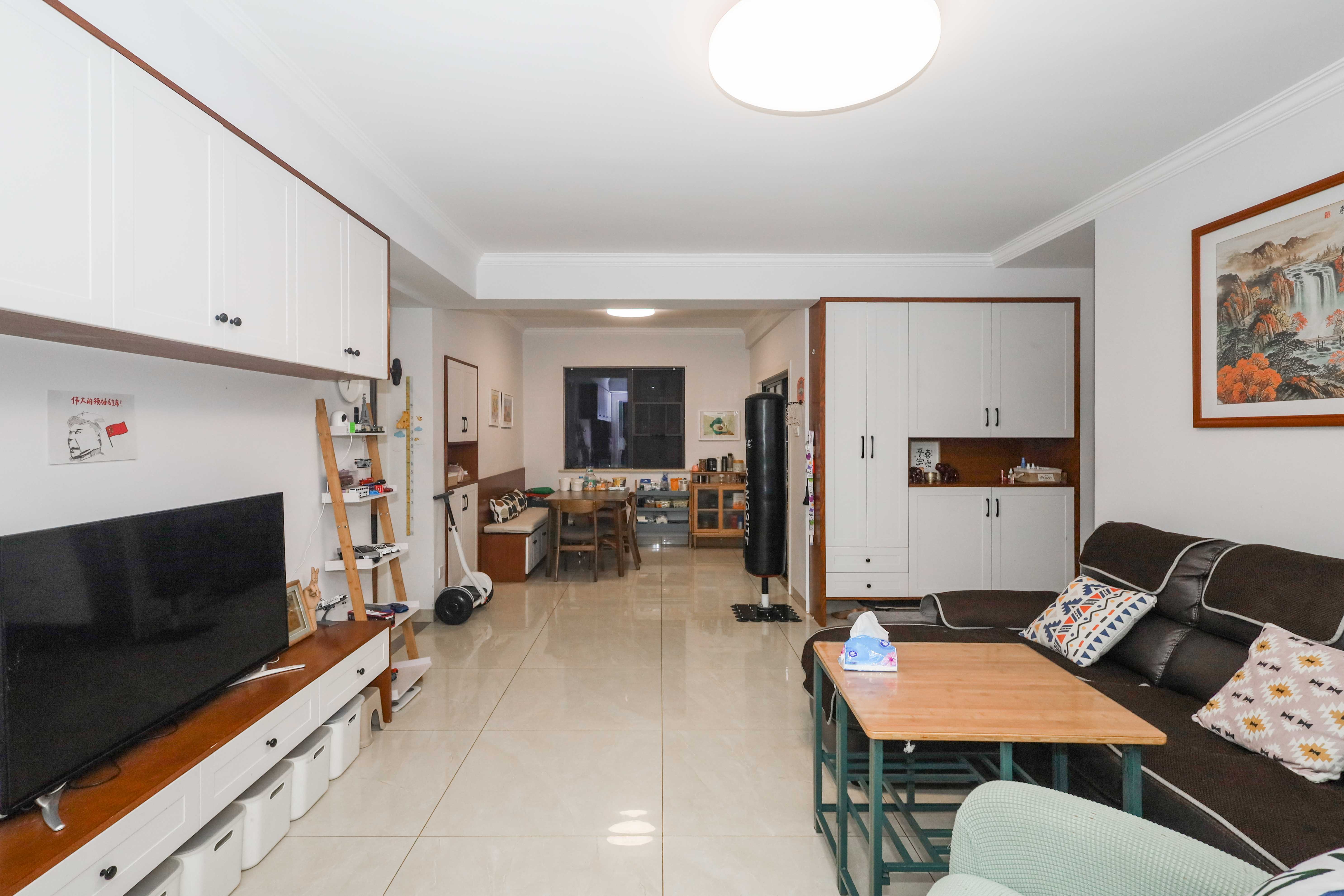 中冶中央公园  4室2厅2卫    145.0万 中冶中央公园  4室2厅2卫    145.0万客厅