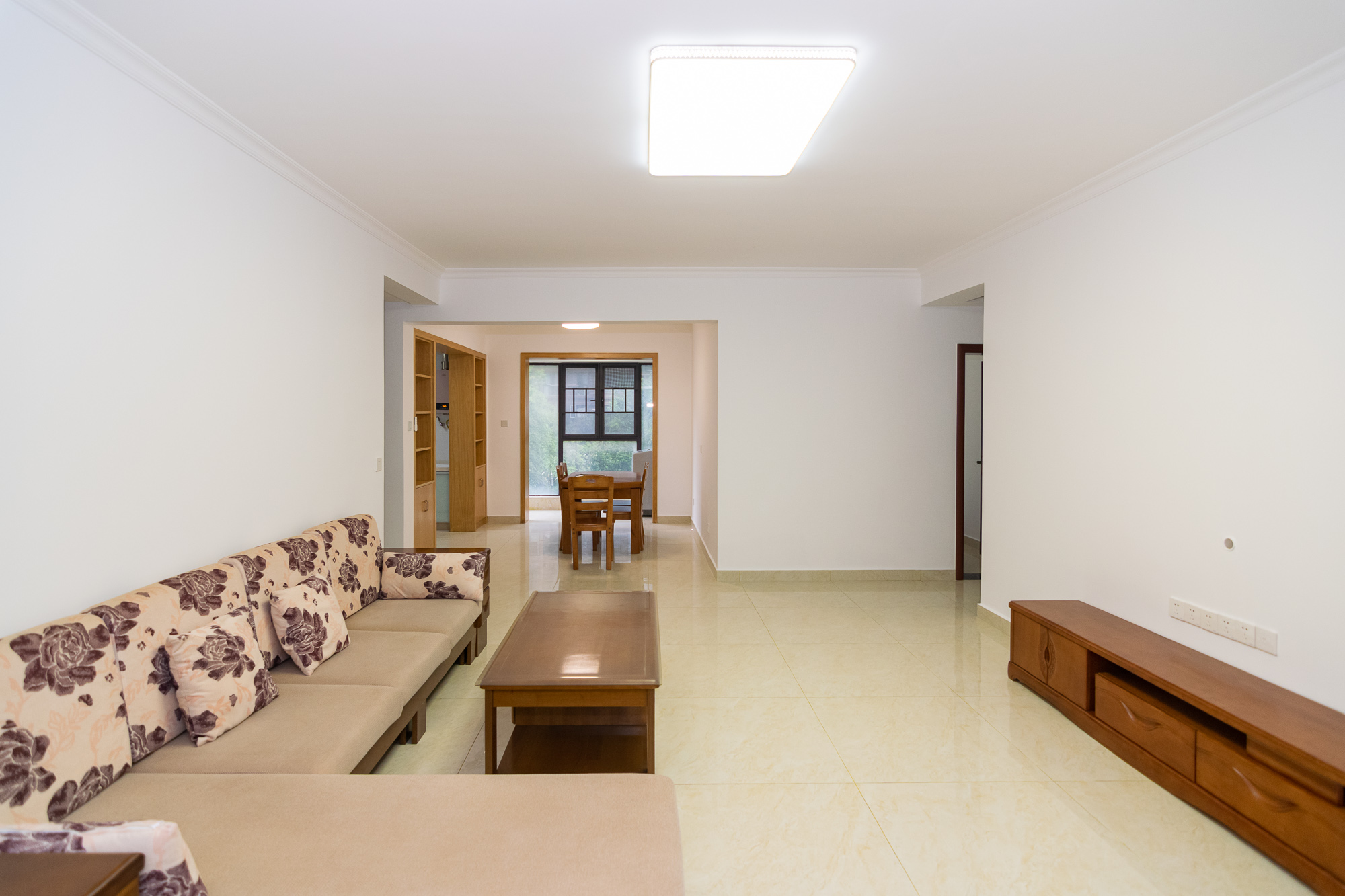 润和长郡(润和紫郡二三期) 5室2厅2卫 128.0万 润和长郡(润和紫郡二三期) 5室2厅2卫 128.0万客厅