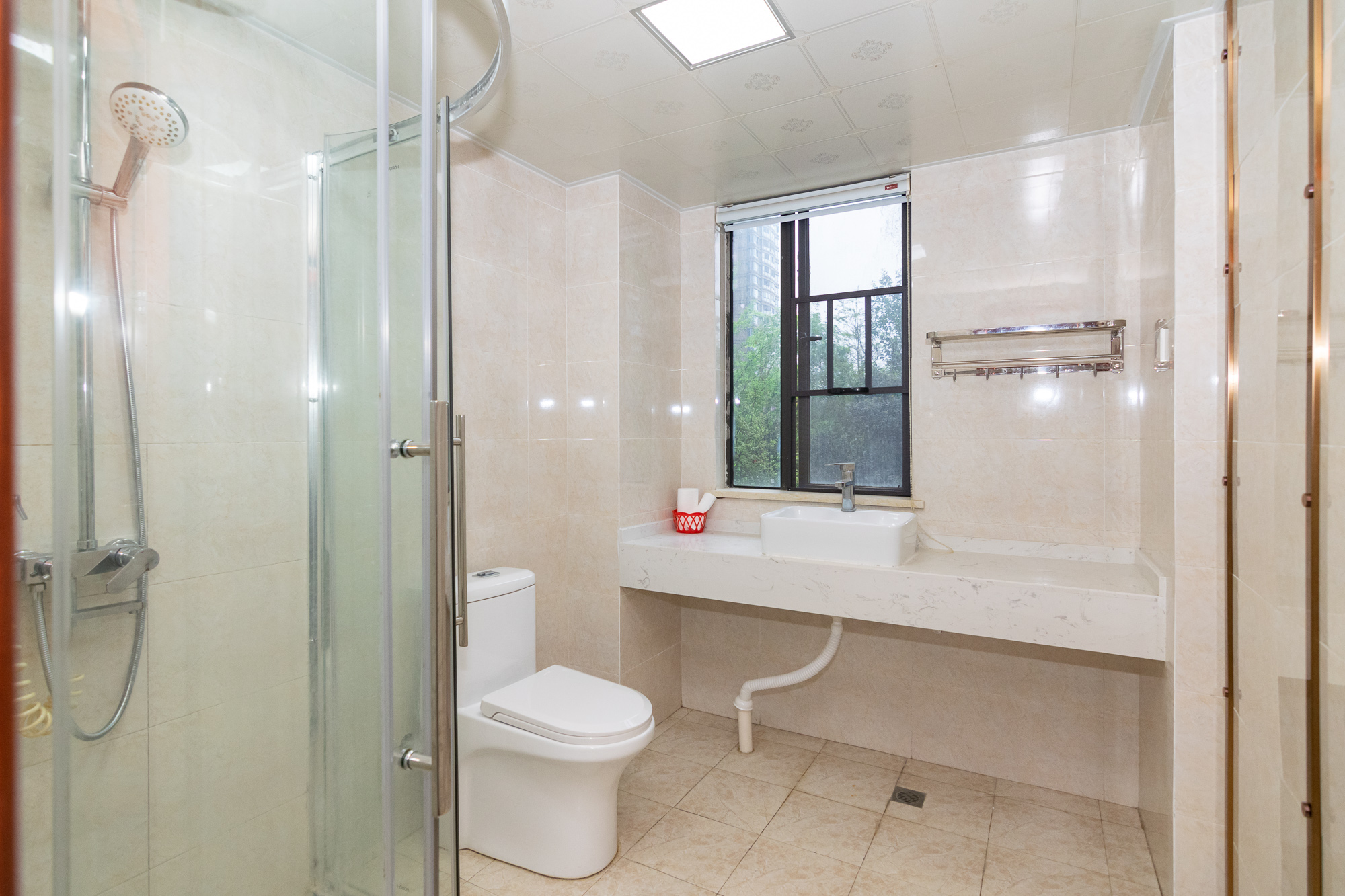 润和长郡(润和紫郡二三期) 5室2厅2卫 128.0万 润和长郡(润和紫郡二三期) 5室2厅2卫 128.0万卫生间