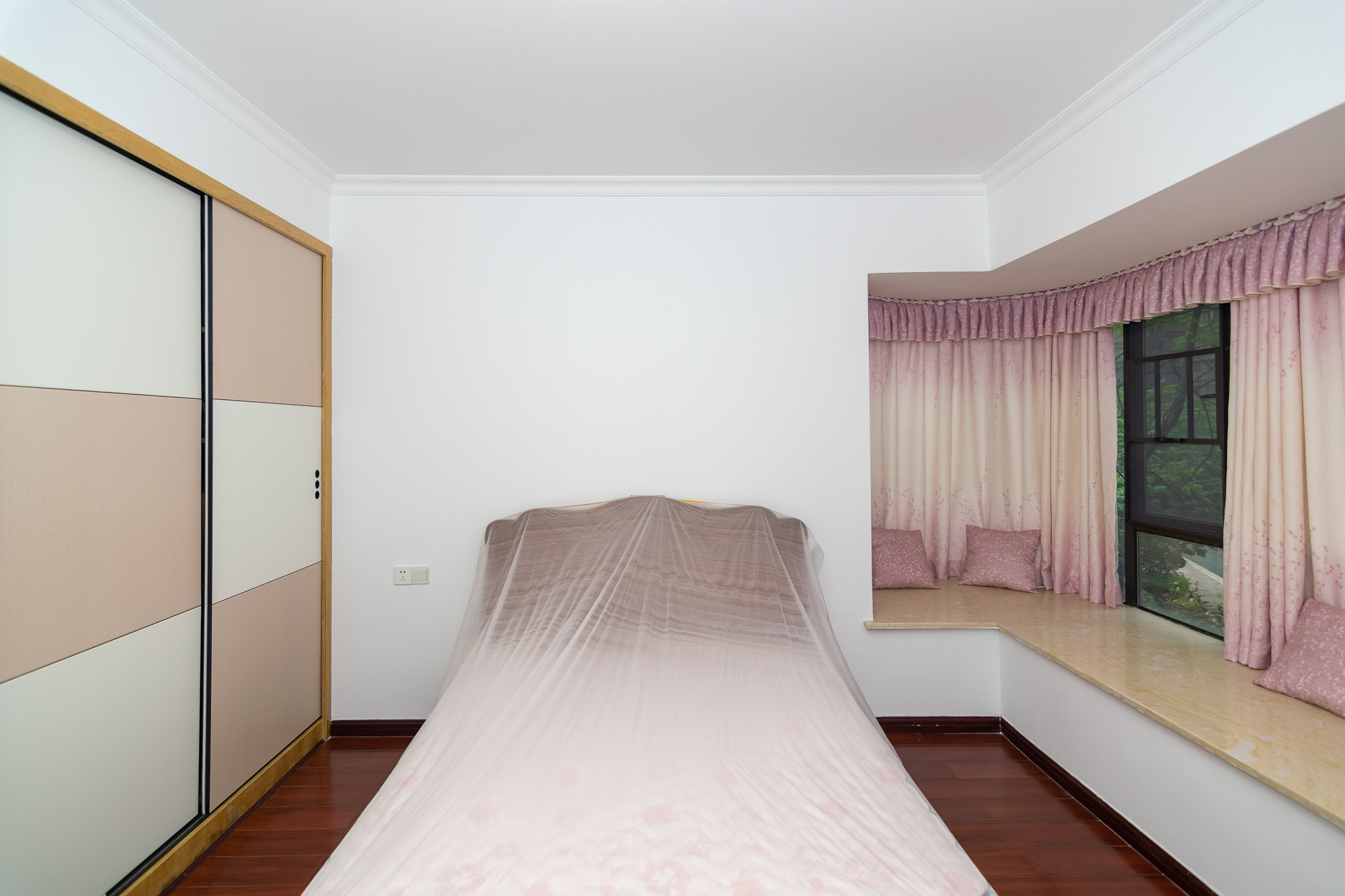 润和长郡(润和紫郡二三期) 5室2厅2卫 128.0万 润和长郡(润和紫郡二三期) 5室2厅2卫 128.0万卧室