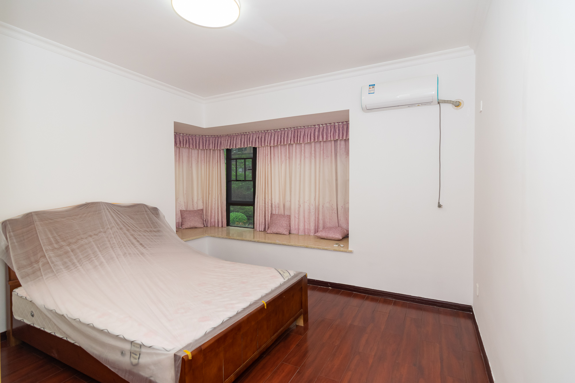 润和长郡(润和紫郡二三期) 5室2厅2卫 128.0万 润和长郡(润和紫郡二三期) 5室2厅2卫 128.0万卧室