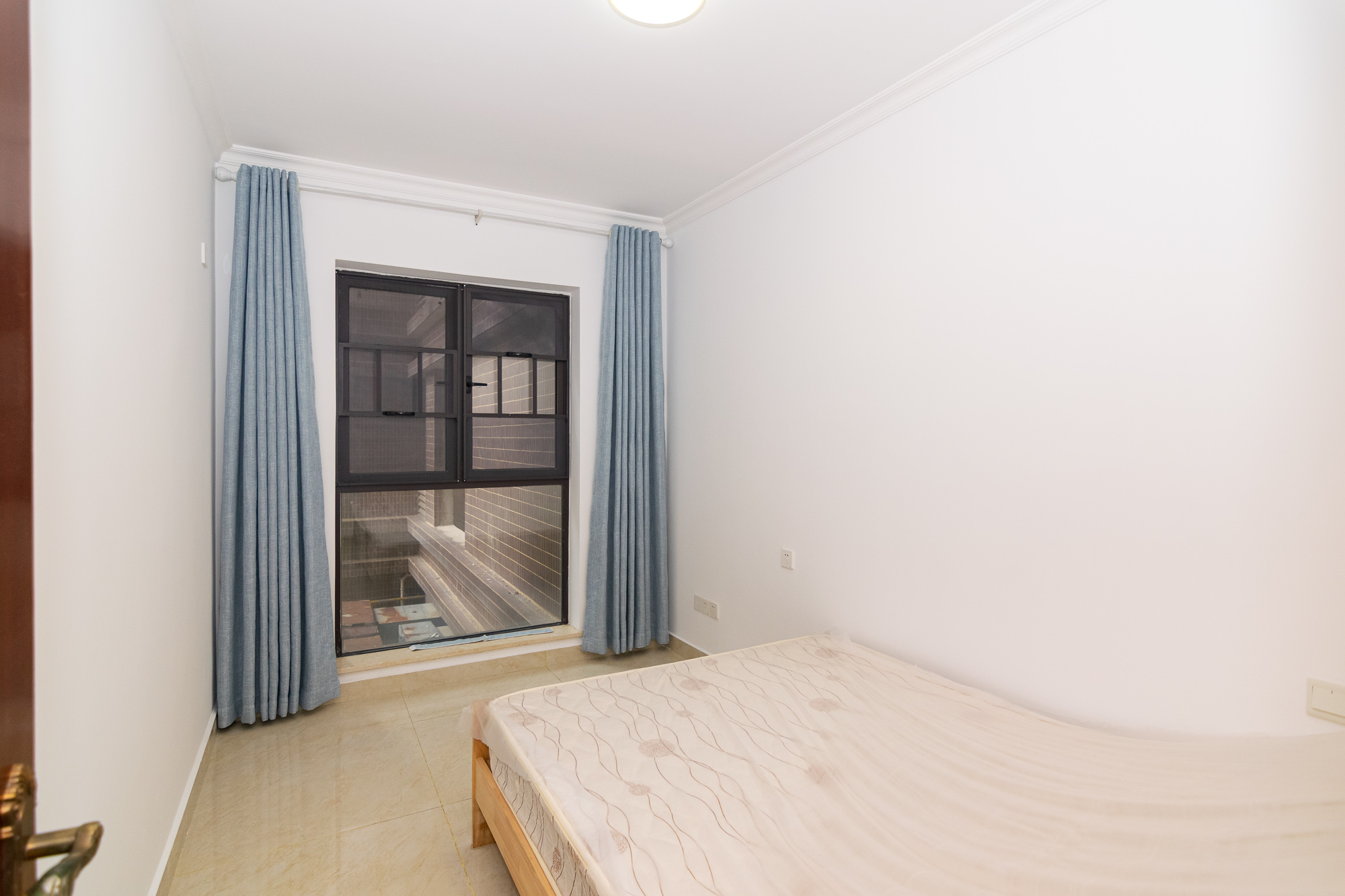 润和长郡(润和紫郡二三期) 5室2厅2卫 128.0万 润和长郡(润和紫郡二三期) 5室2厅2卫 128.0万卧室