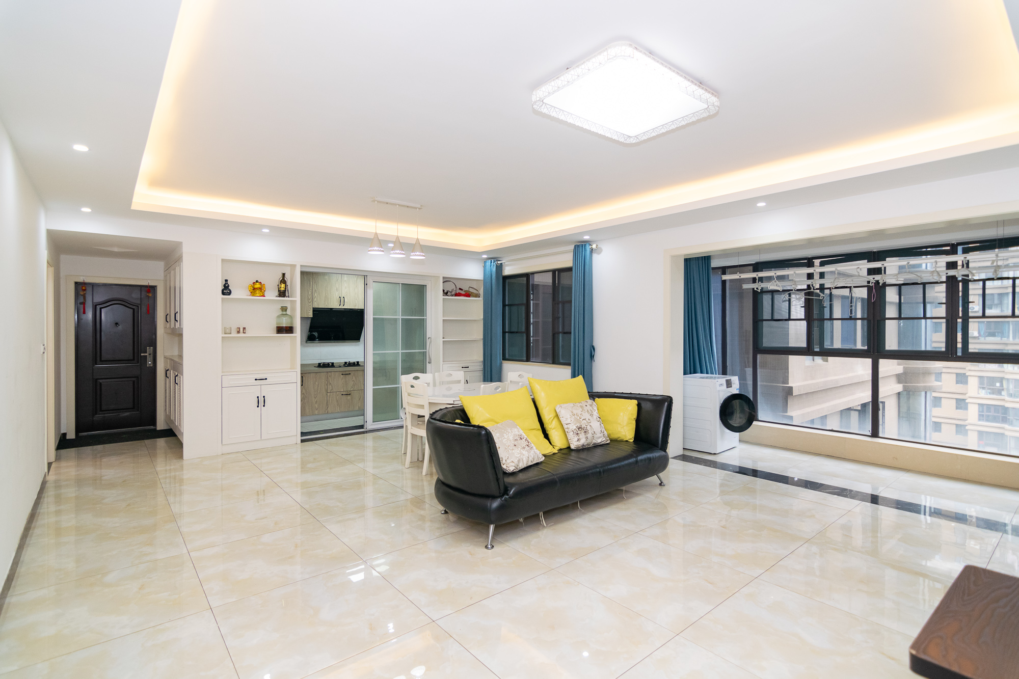 润和长郡(润和紫郡二三期) 4室2厅2卫 111.9万 润和长郡(润和紫郡二三期) 4室2厅2卫 111.9万客厅