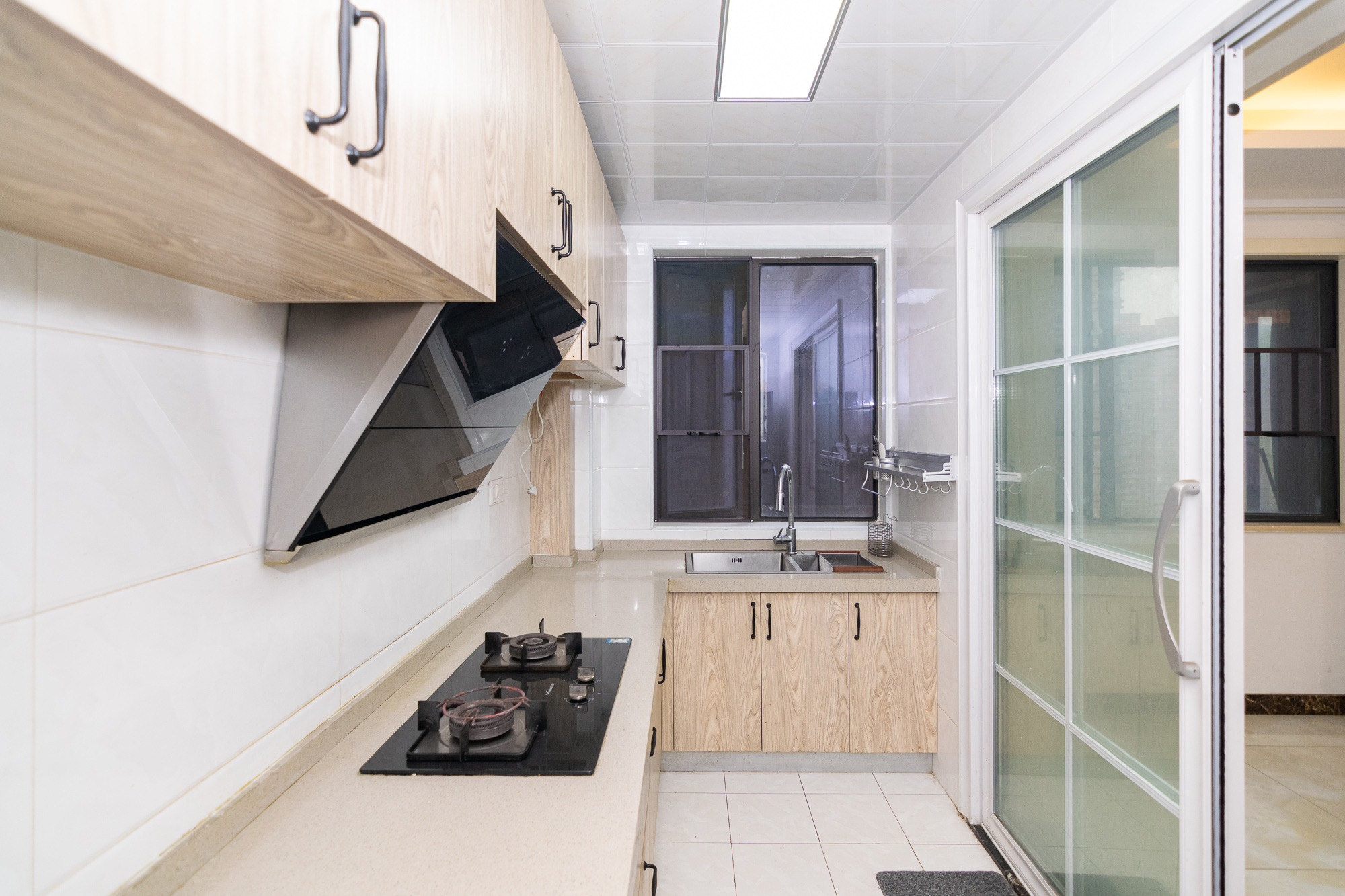 润和长郡(润和紫郡二三期) 4室2厅2卫 111.9万 润和长郡(润和紫郡二三期) 4室2厅2卫 111.9万厨房