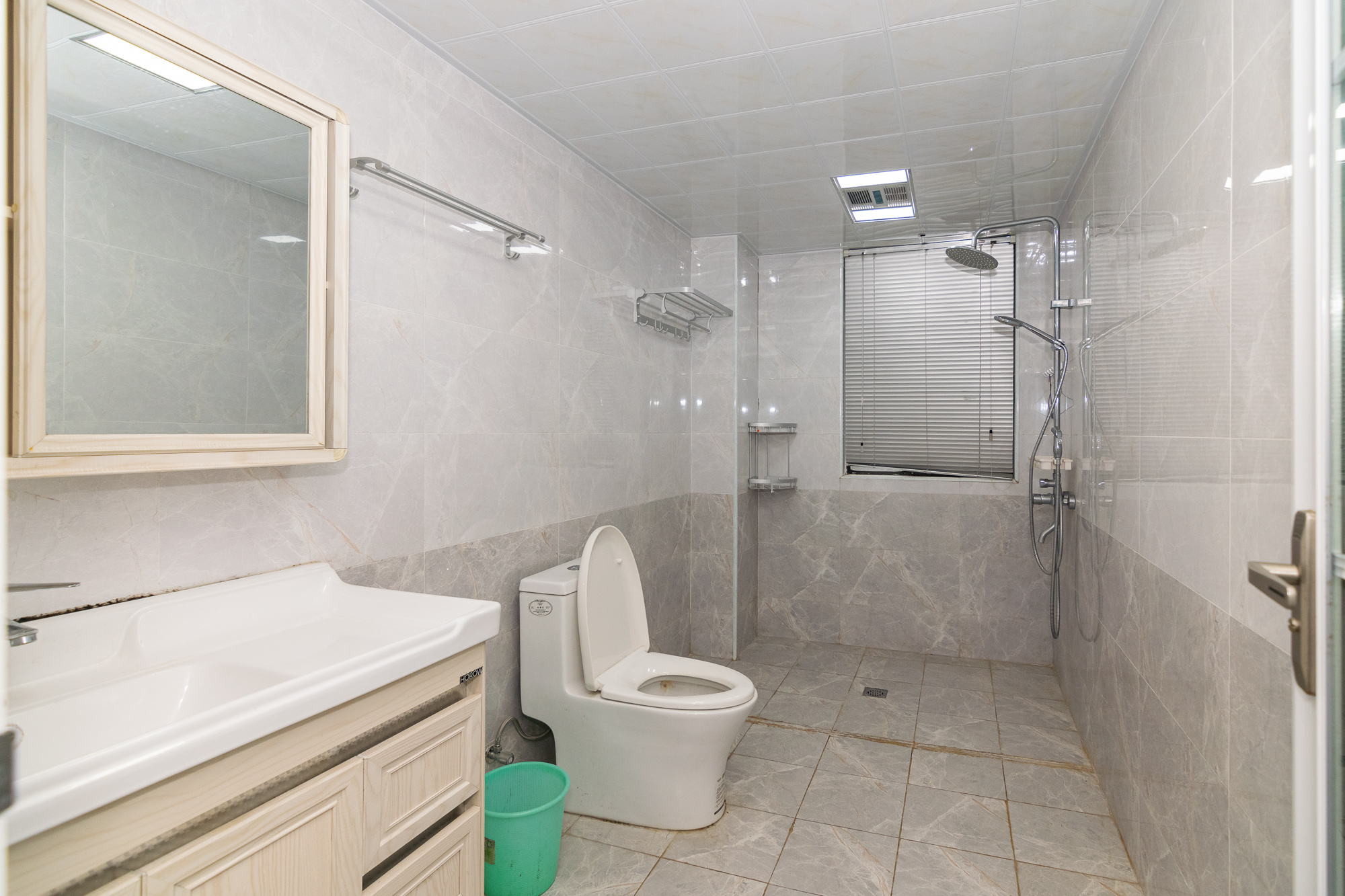 润和长郡(润和紫郡二三期) 4室2厅2卫 111.9万 润和长郡(润和紫郡二三期) 4室2厅2卫 111.9万卫生间