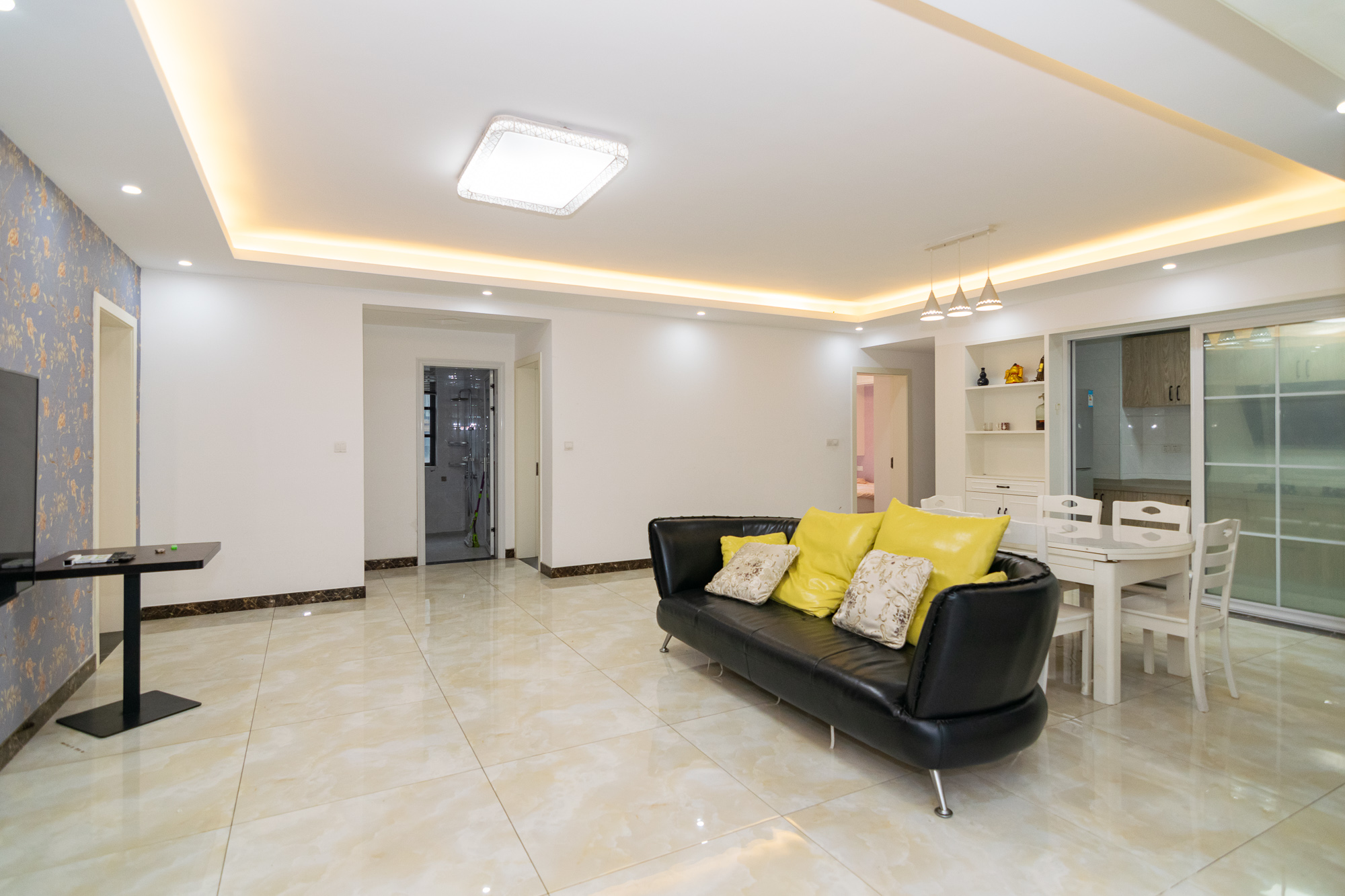 润和长郡(润和紫郡二三期) 4室2厅2卫 111.9万 润和长郡(润和紫郡二三期) 4室2厅2卫 111.9万客厅