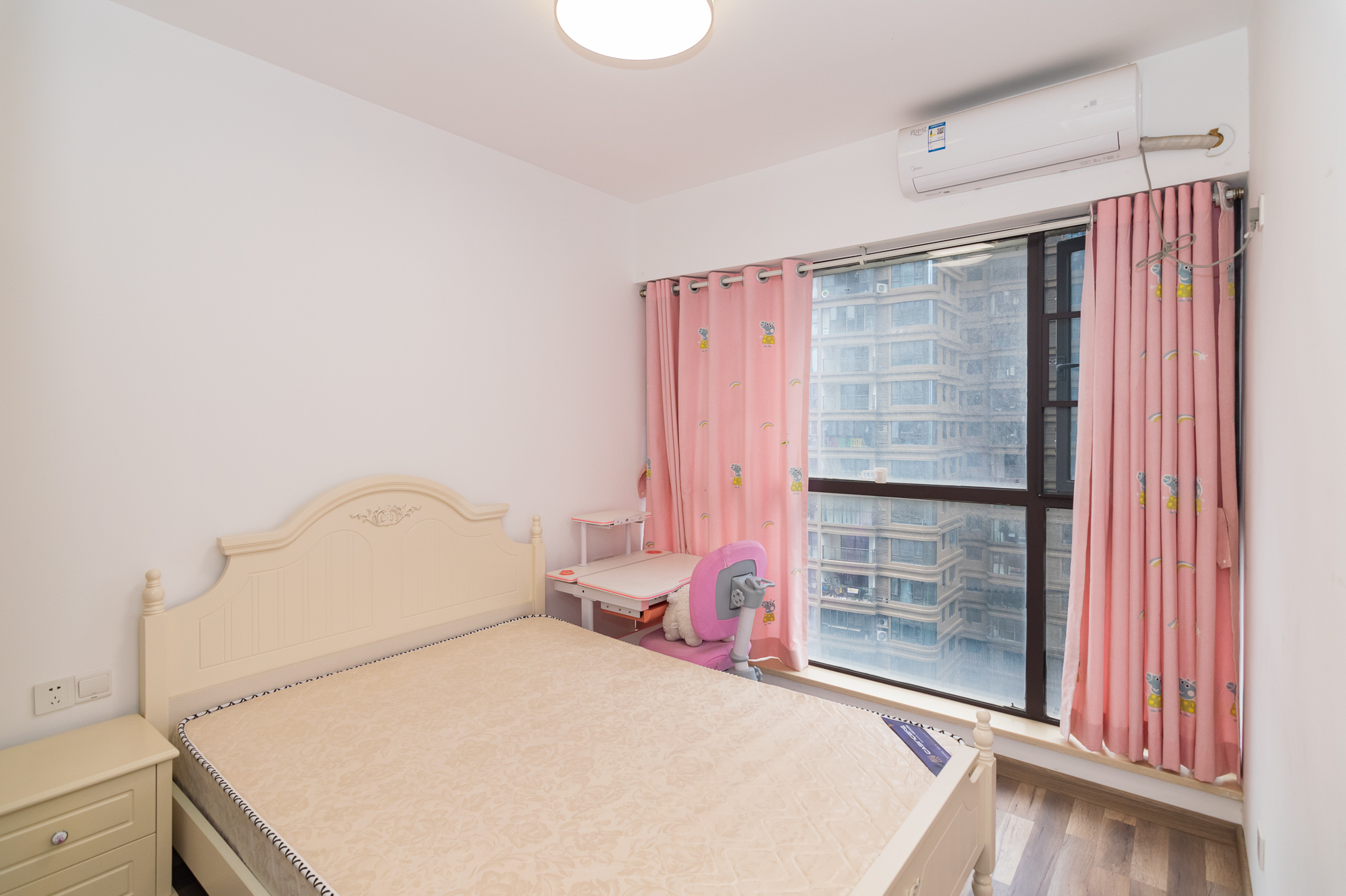 润和长郡(润和紫郡二三期) 4室2厅2卫 111.9万 润和长郡(润和紫郡二三期) 4室2厅2卫 111.9万卧室