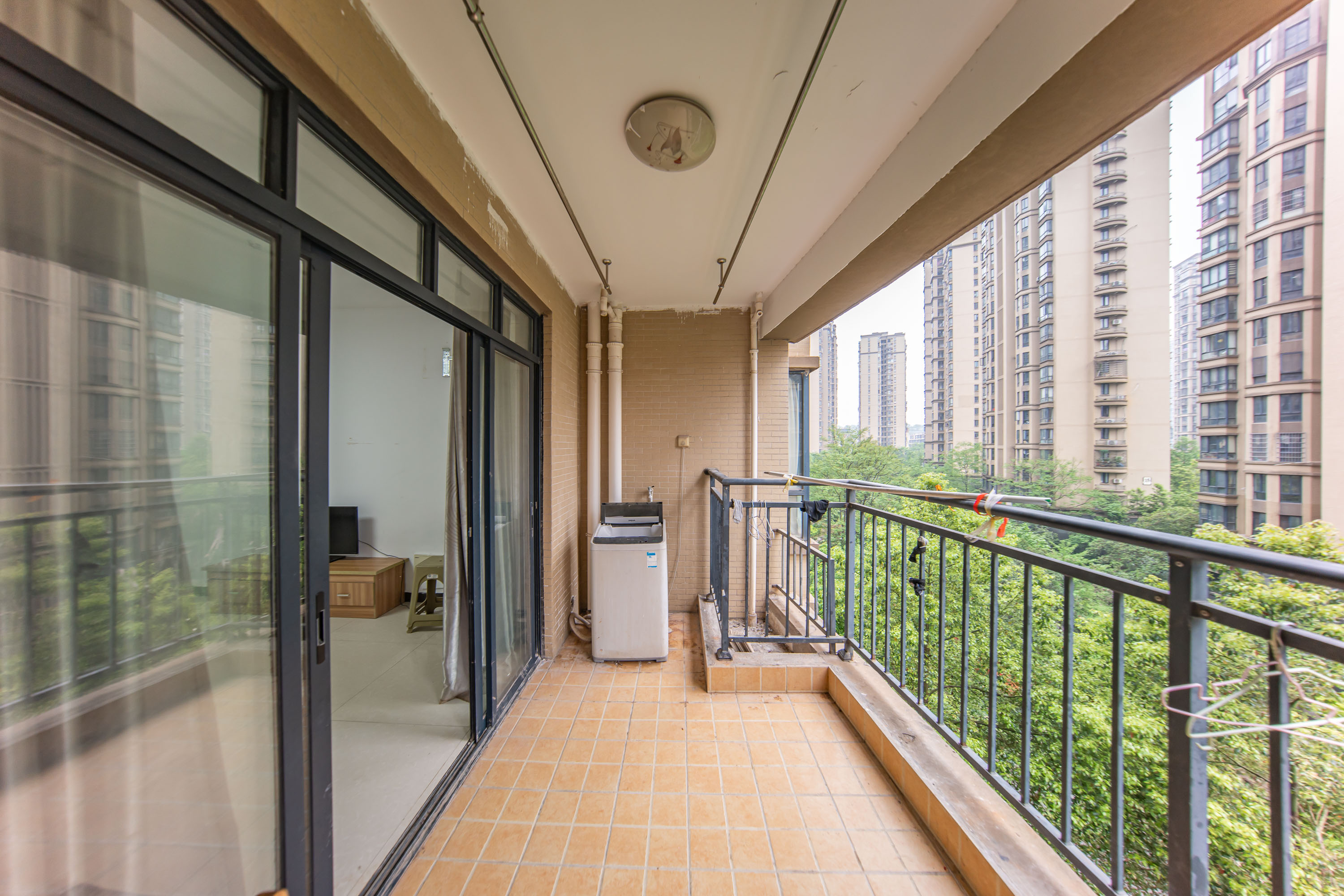 中建麓山和苑  3室2厅1卫   79.00万阳台