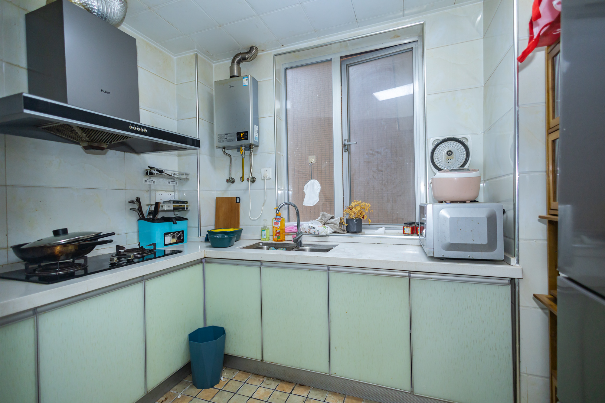 恒广国际景园一二区 3室2厅2卫 110.0万 恒广国际景园一二区 3室2厅2卫 110.0万厨房