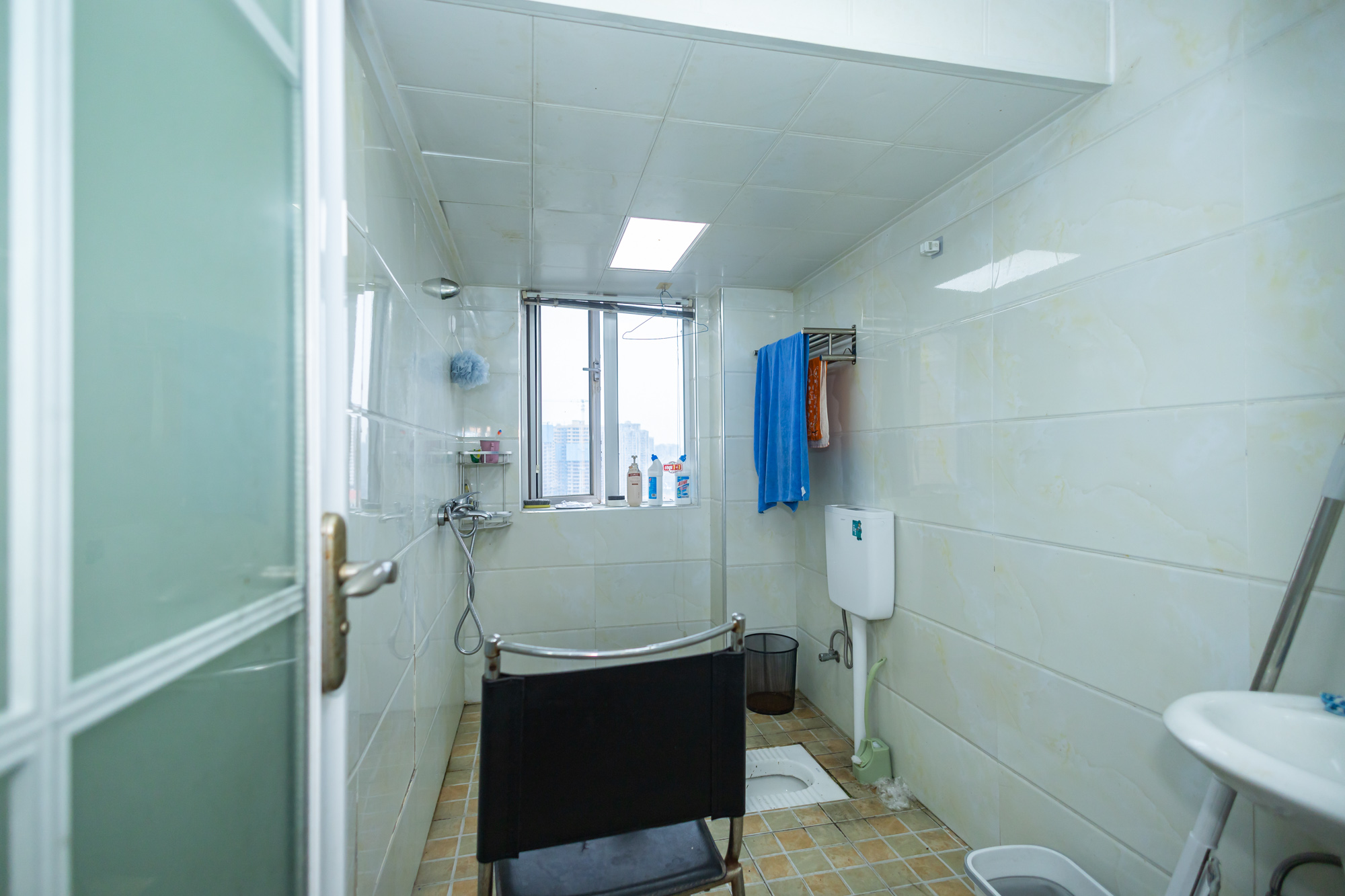 恒广国际景园一二区 3室2厅2卫 110.0万 恒广国际景园一二区 3室2厅2卫 110.0万卫生间