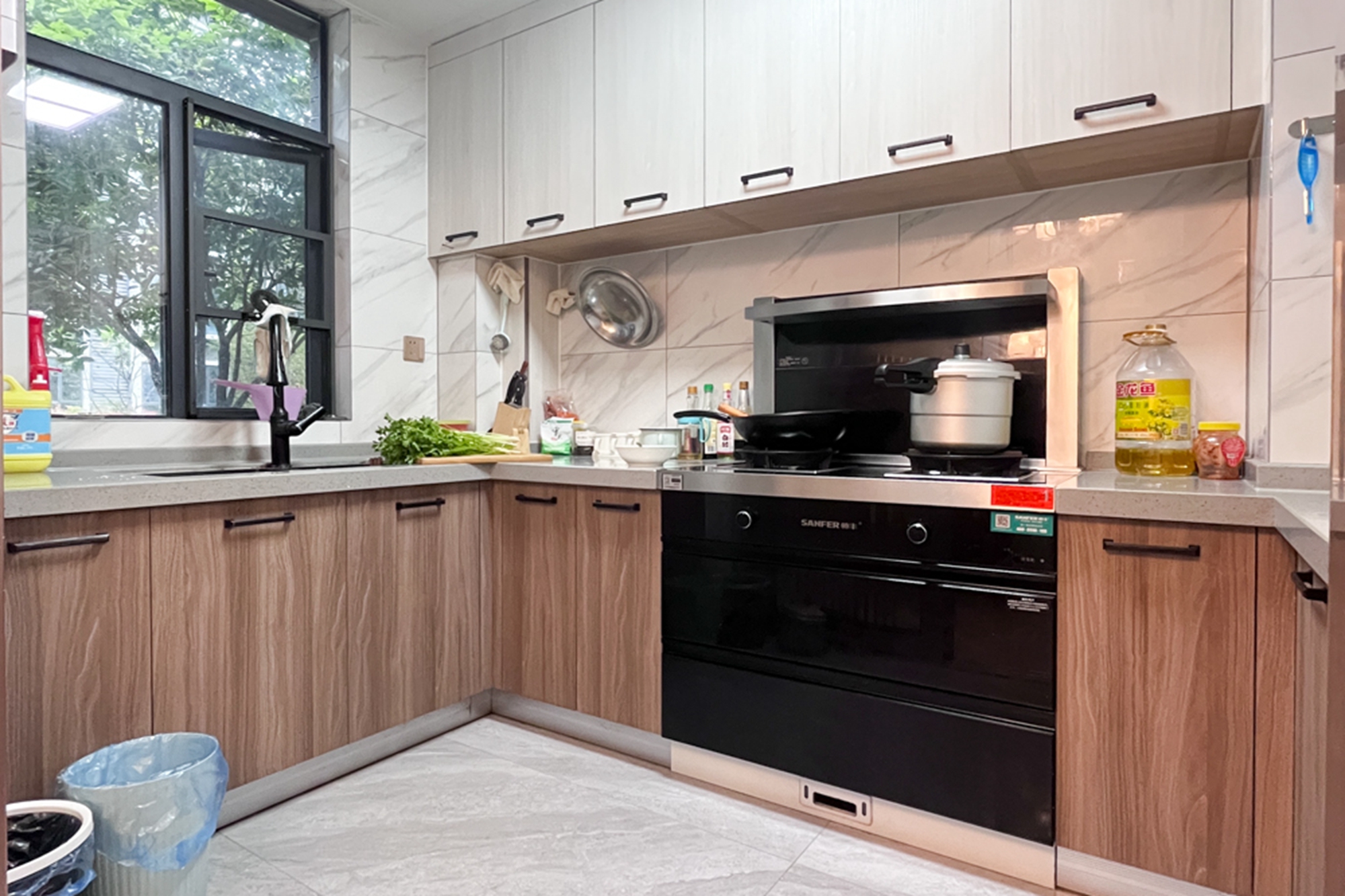 时光潇湘学府(浔学苑)  3室2厅2卫    99.88万 时光潇湘学府(浔学苑)  3室2厅2卫    99.88万厨房