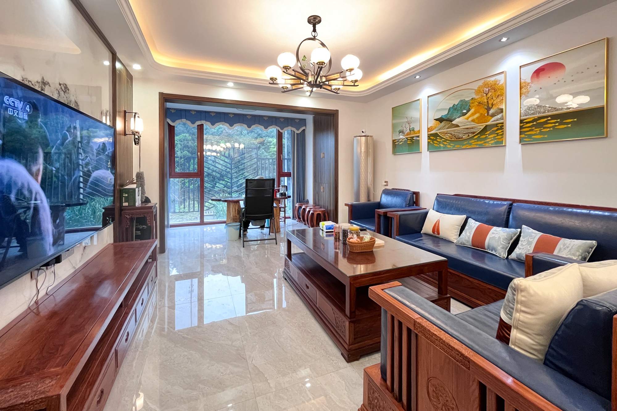 时光潇湘学府(浔学苑)  3室2厅2卫    99.88万 时光潇湘学府(浔学苑)  3室2厅2卫    99.88万客厅