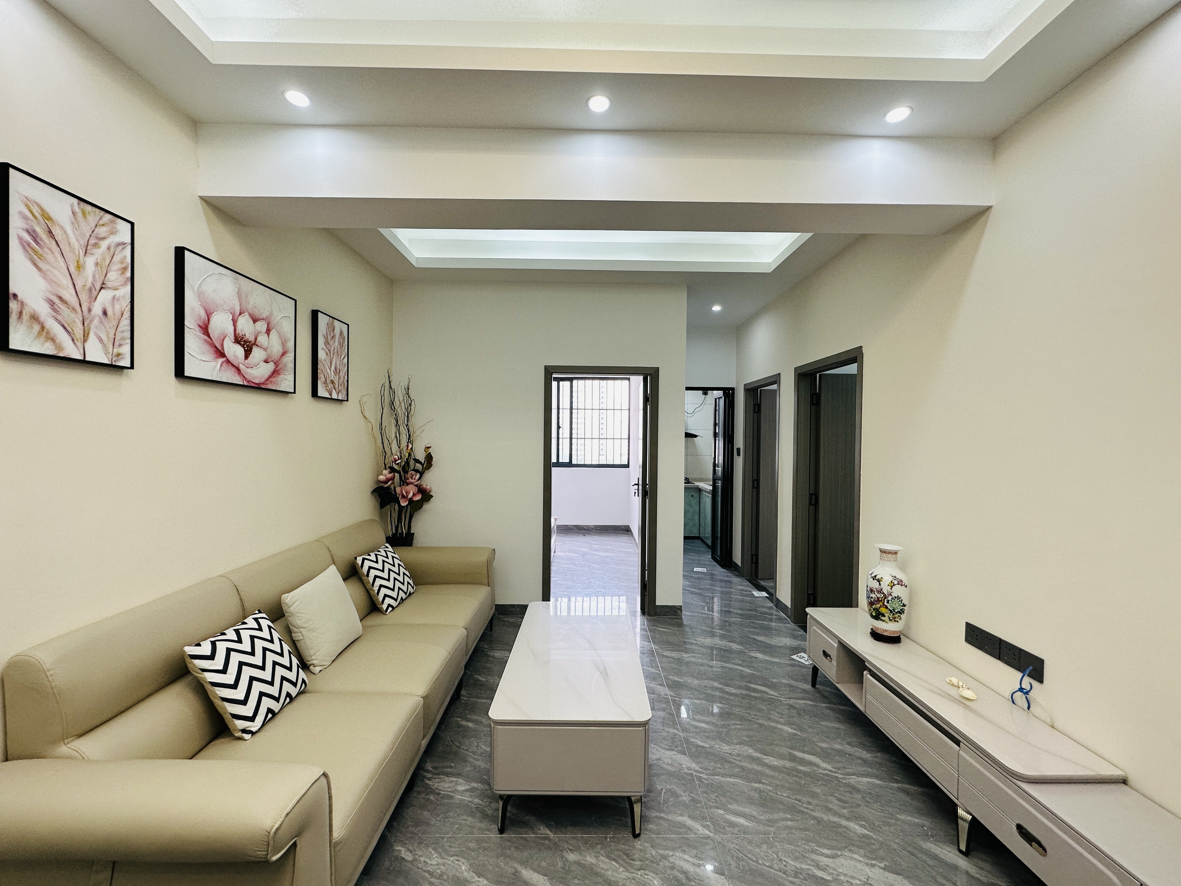 德派斯大厦 2室1厅1卫 78.0万 德派斯大厦 2室1厅1卫 78.0万客厅