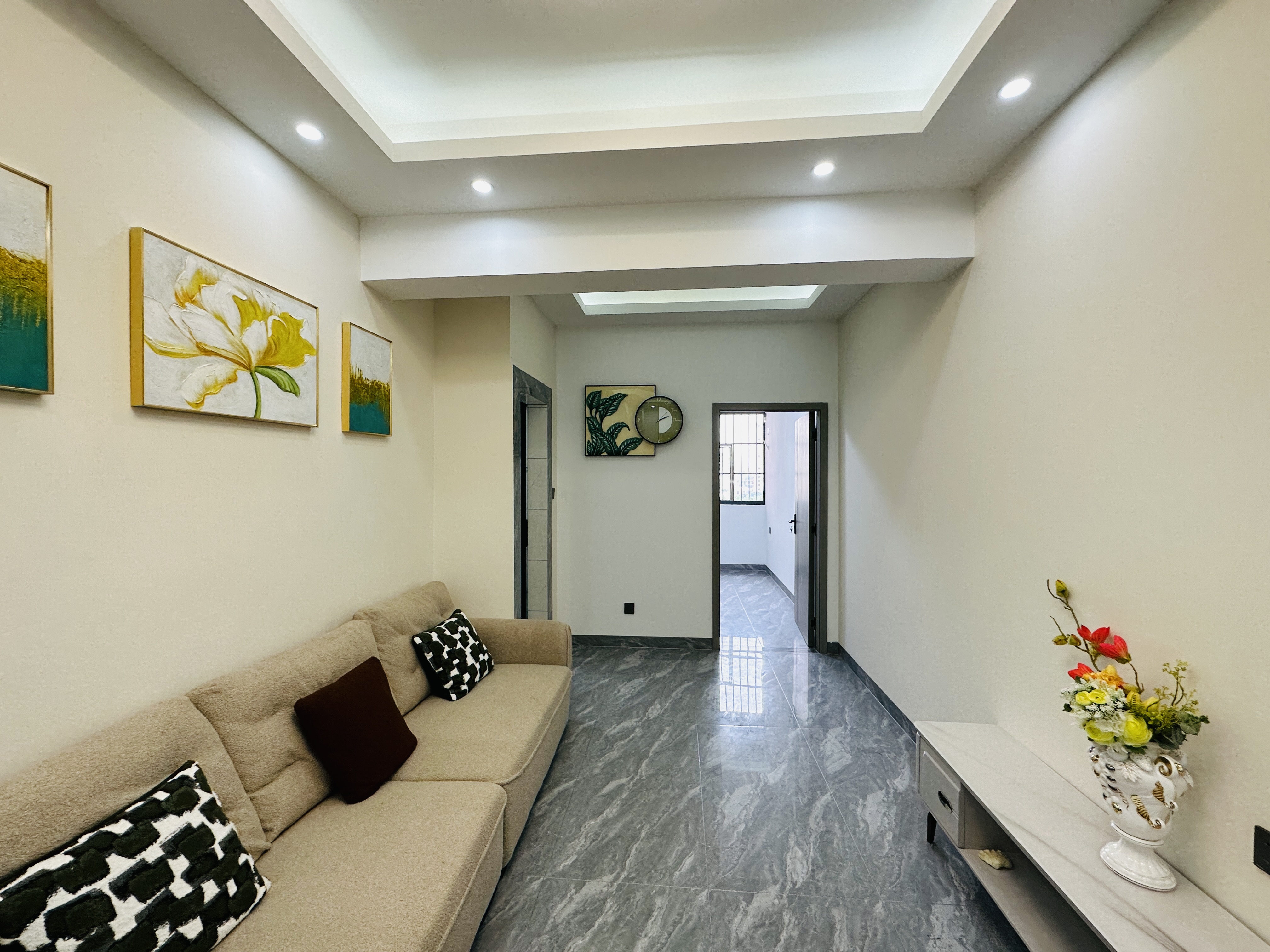 德派斯大厦 3室1厅1卫 85.0万 德派斯大厦 3室1厅1卫 85.0万客厅