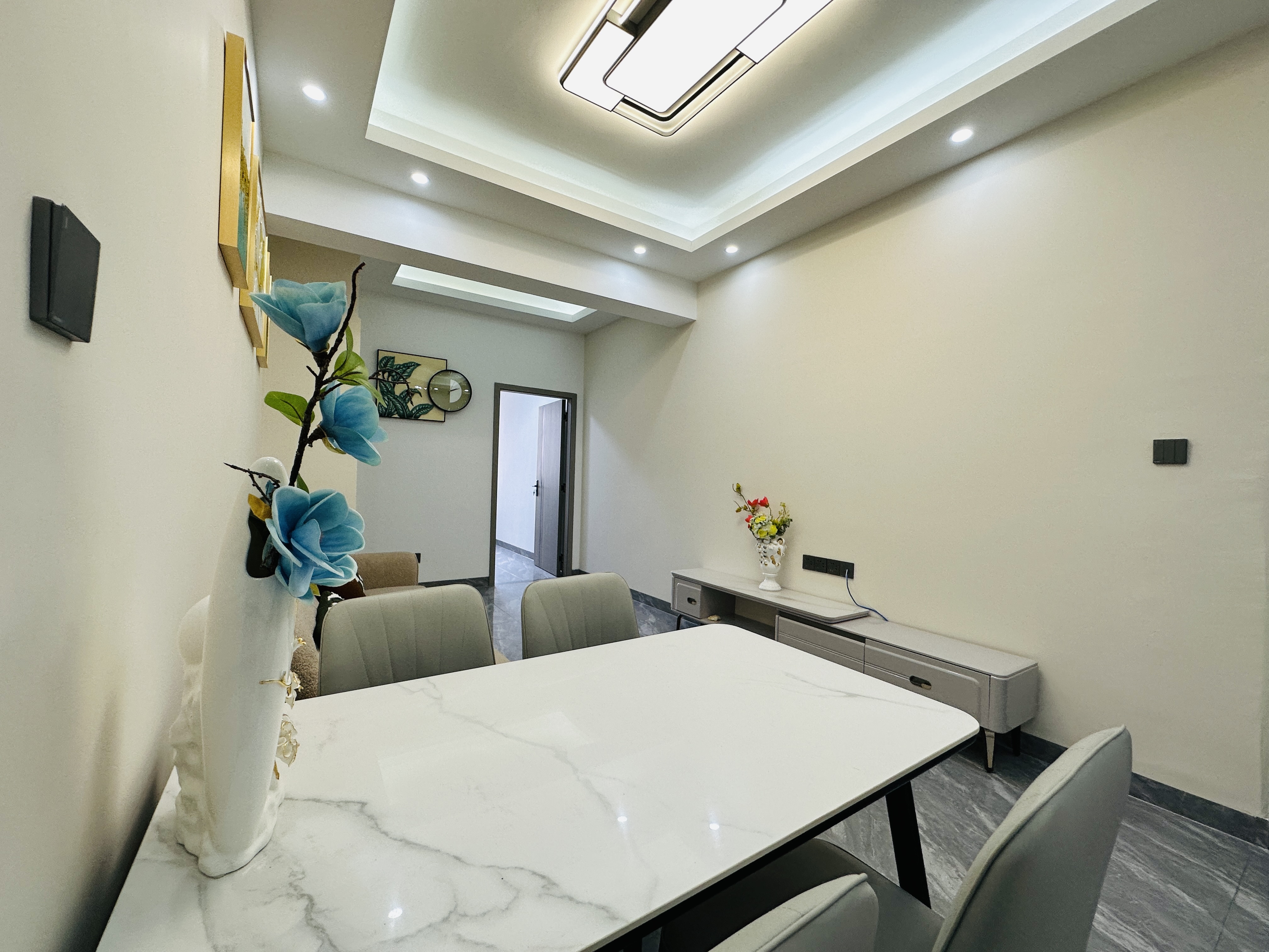 德派斯大厦 3室1厅1卫 85.0万 德派斯大厦 3室1厅1卫 85.0万客厅