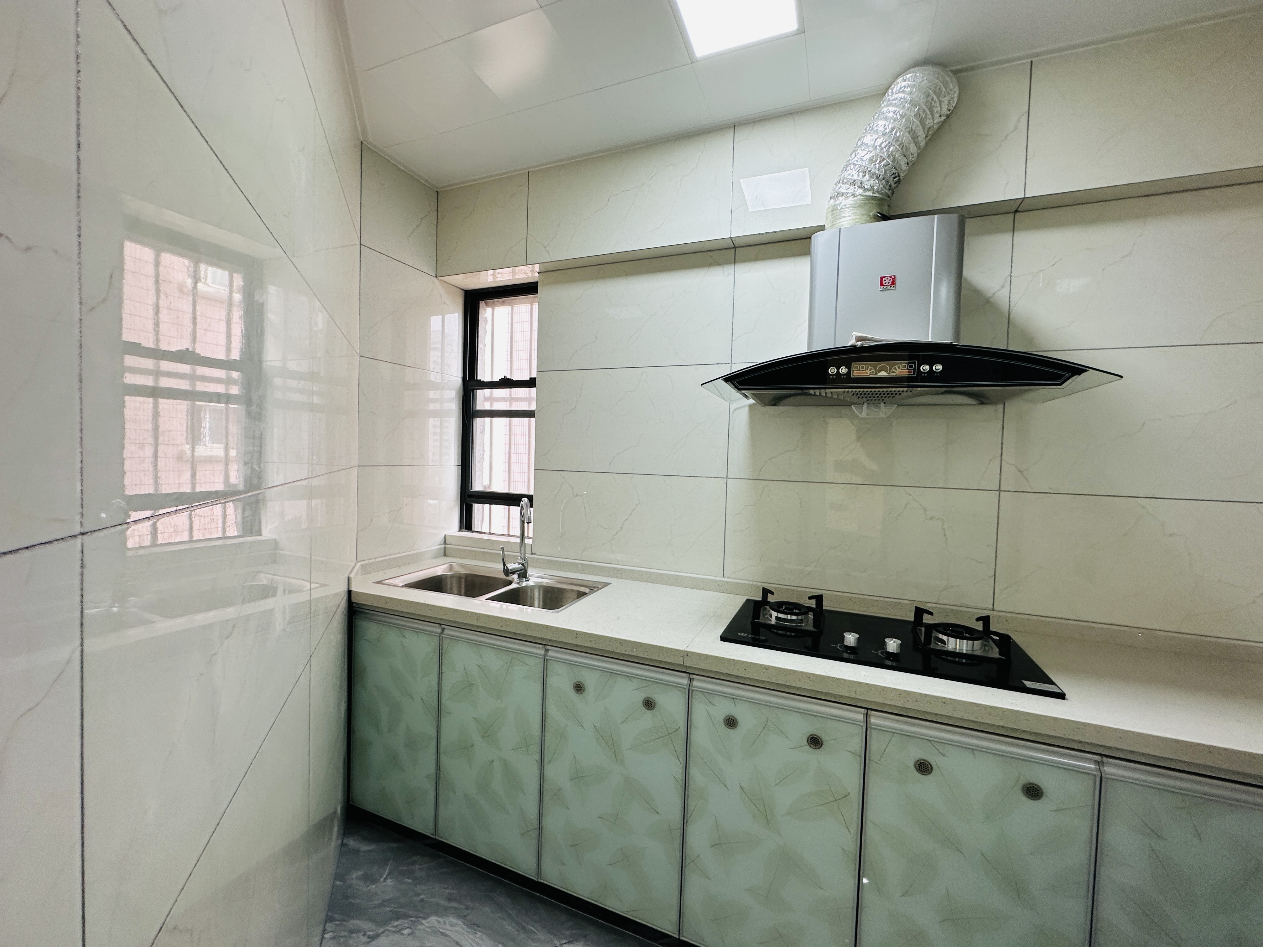 德派斯大厦 3室1厅1卫 85.0万 德派斯大厦 3室1厅1卫 85.0万厨房