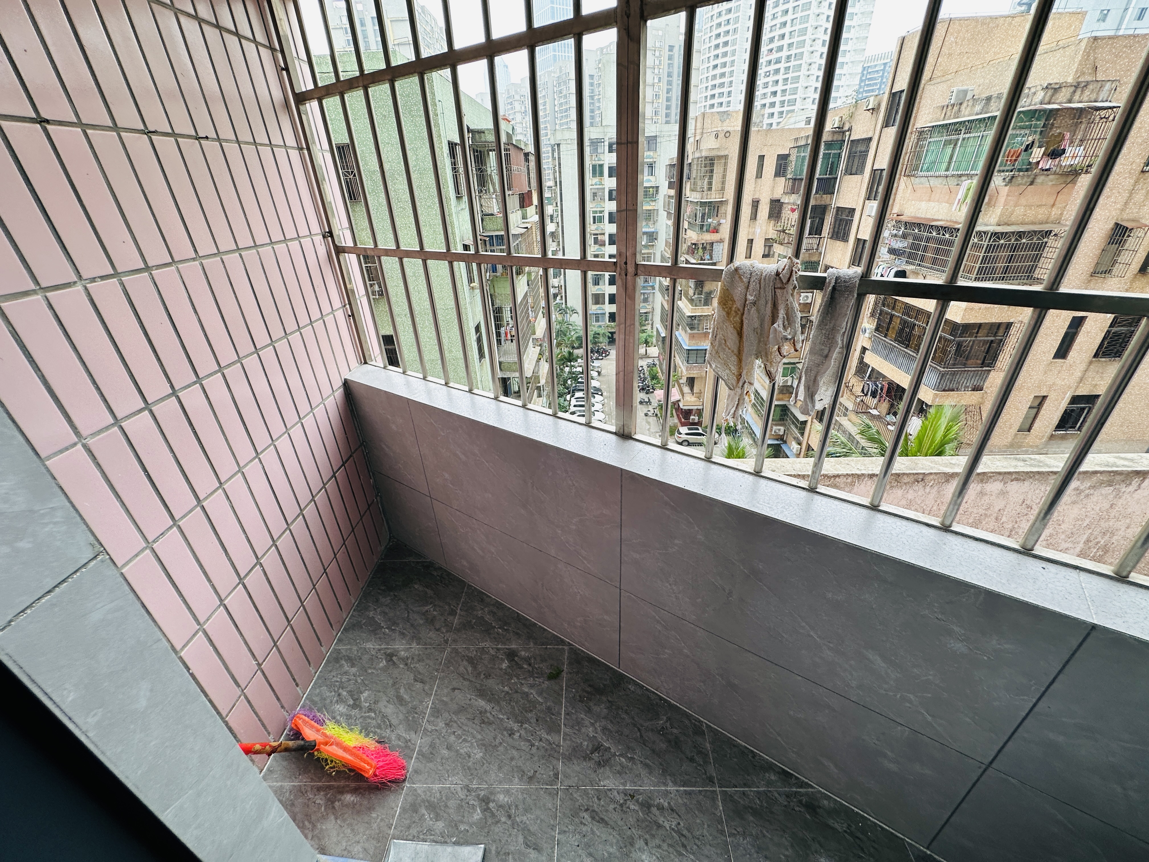 德派斯大厦 3室2厅1卫 105.0万 德派斯大厦 3室2厅1卫 105.0万阳台