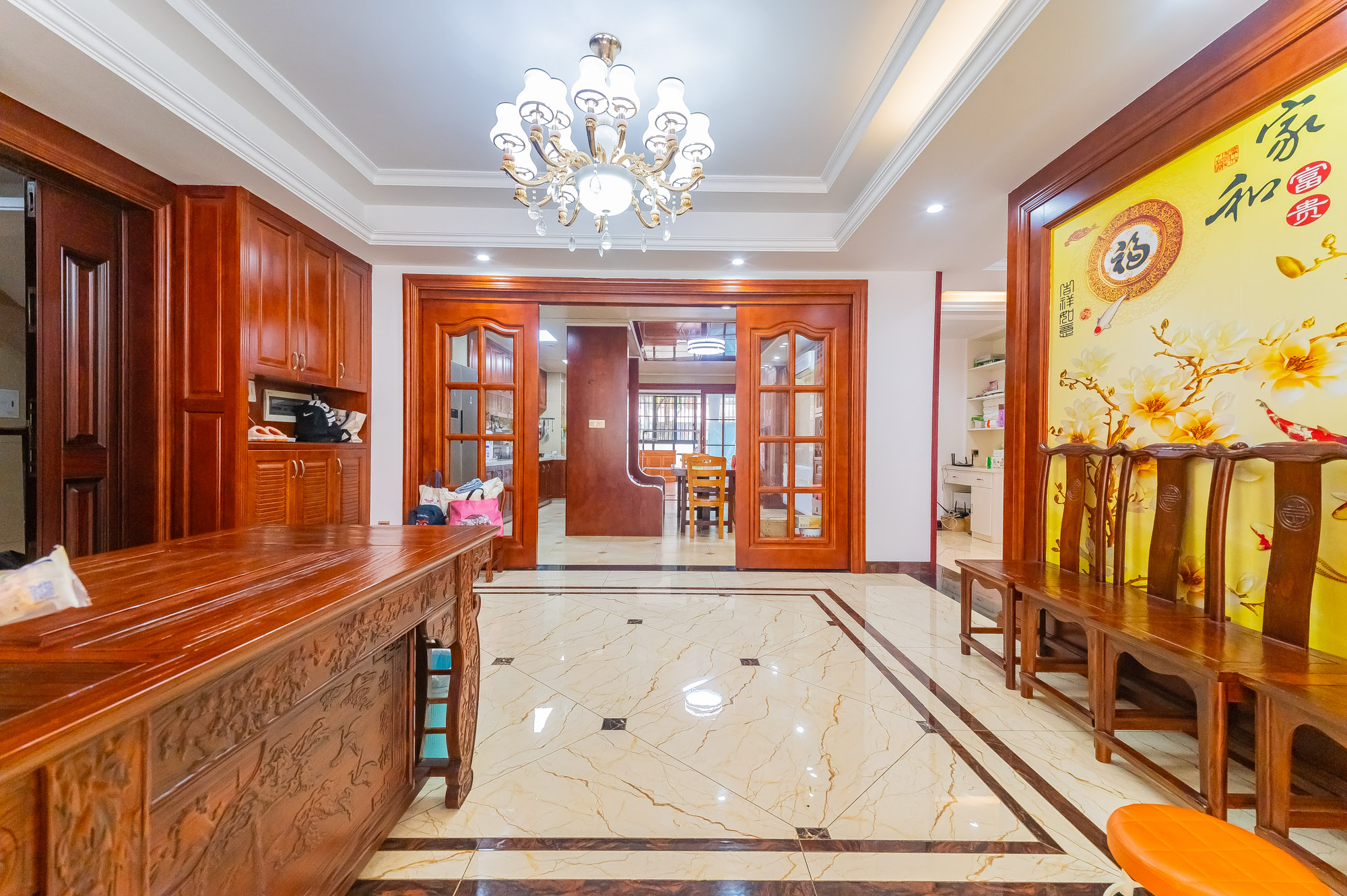 海伦春天 6室3厅3卫 298.0万 海伦春天 6室3厅3卫 298.0万客厅