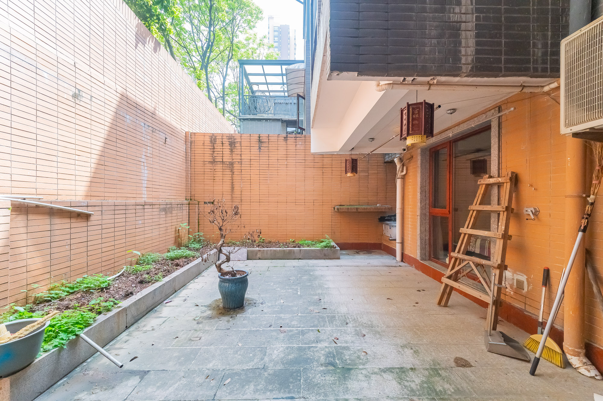 海伦春天 6室3厅3卫 298.0万 海伦春天 6室3厅3卫 298.0万其他