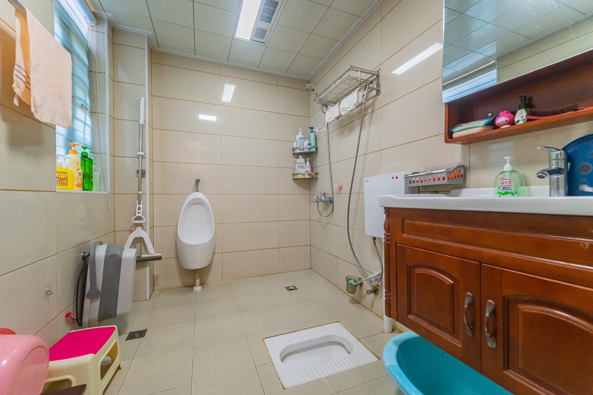 海伦春天 6室3厅3卫 298.0万 海伦春天 6室3厅3卫 298.0万卫生间