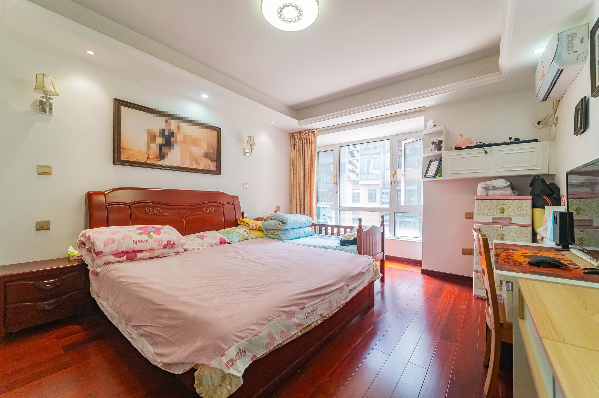 海伦春天 6室3厅3卫 298.0万 海伦春天 6室3厅3卫 298.0万卧室