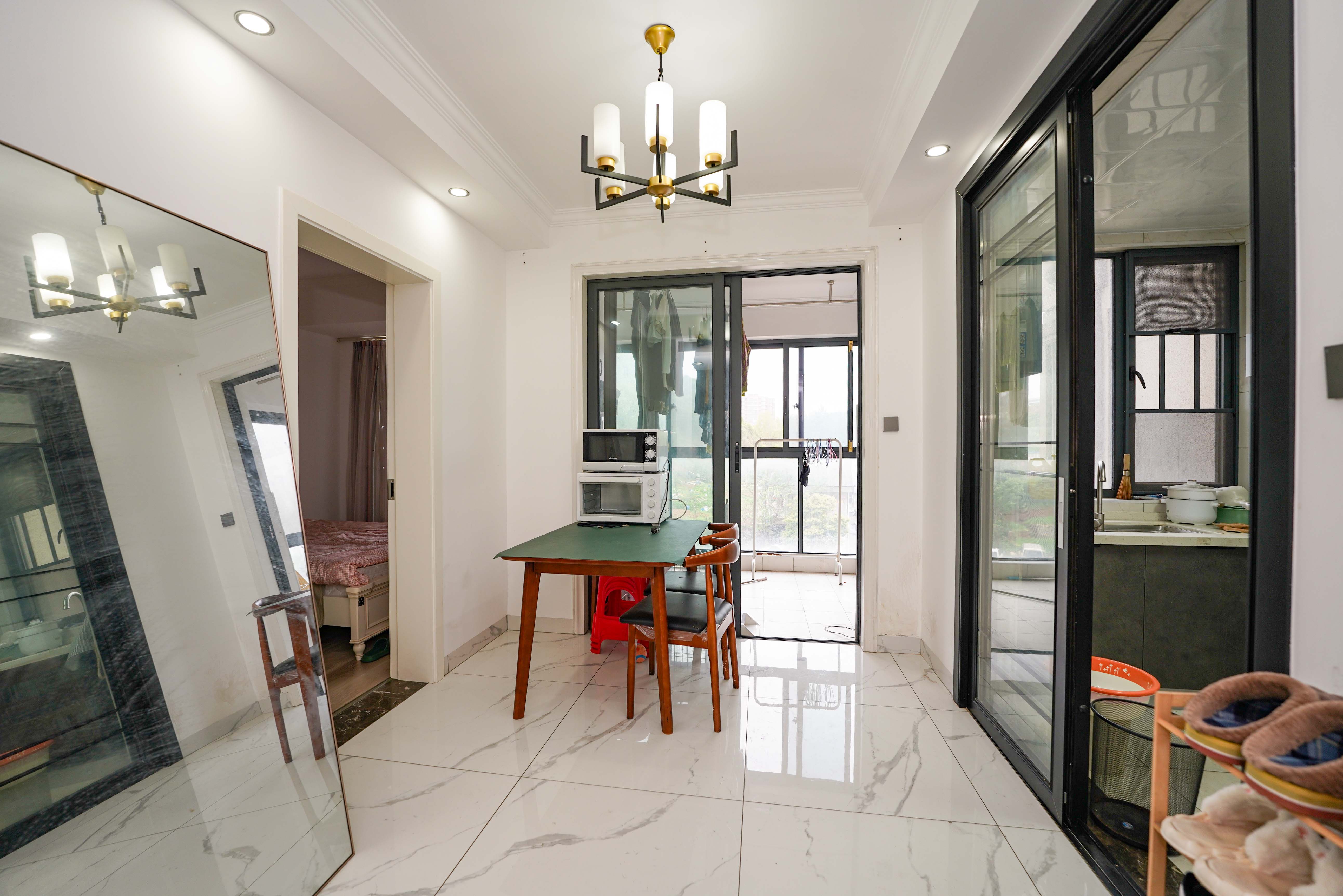 五矿万境蓝山 3室2厅1卫 110.0万 五矿万境蓝山 3室2厅1卫 110.0万客厅