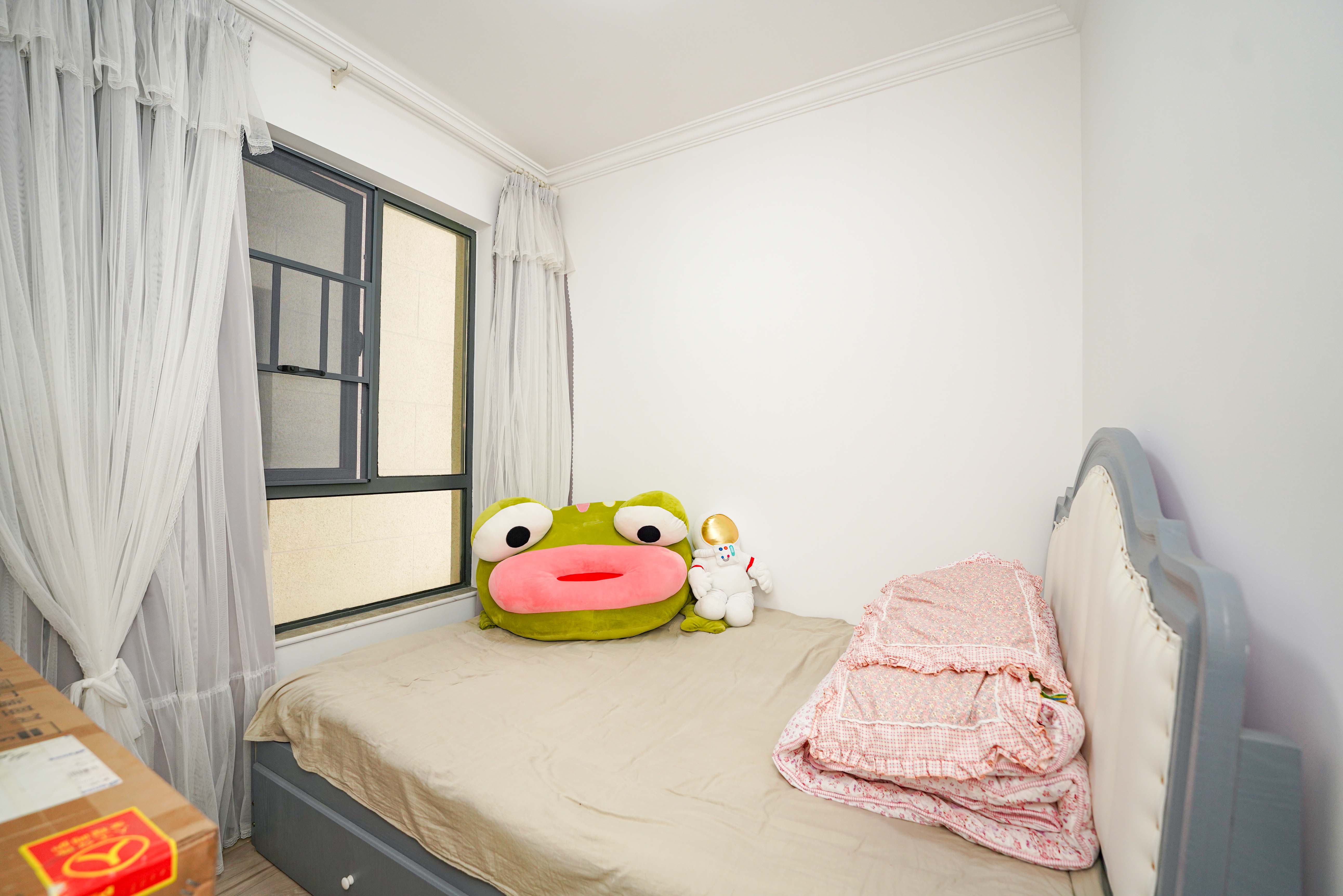 五矿万境蓝山 3室2厅1卫 110.0万 五矿万境蓝山 3室2厅1卫 110.0万卧室