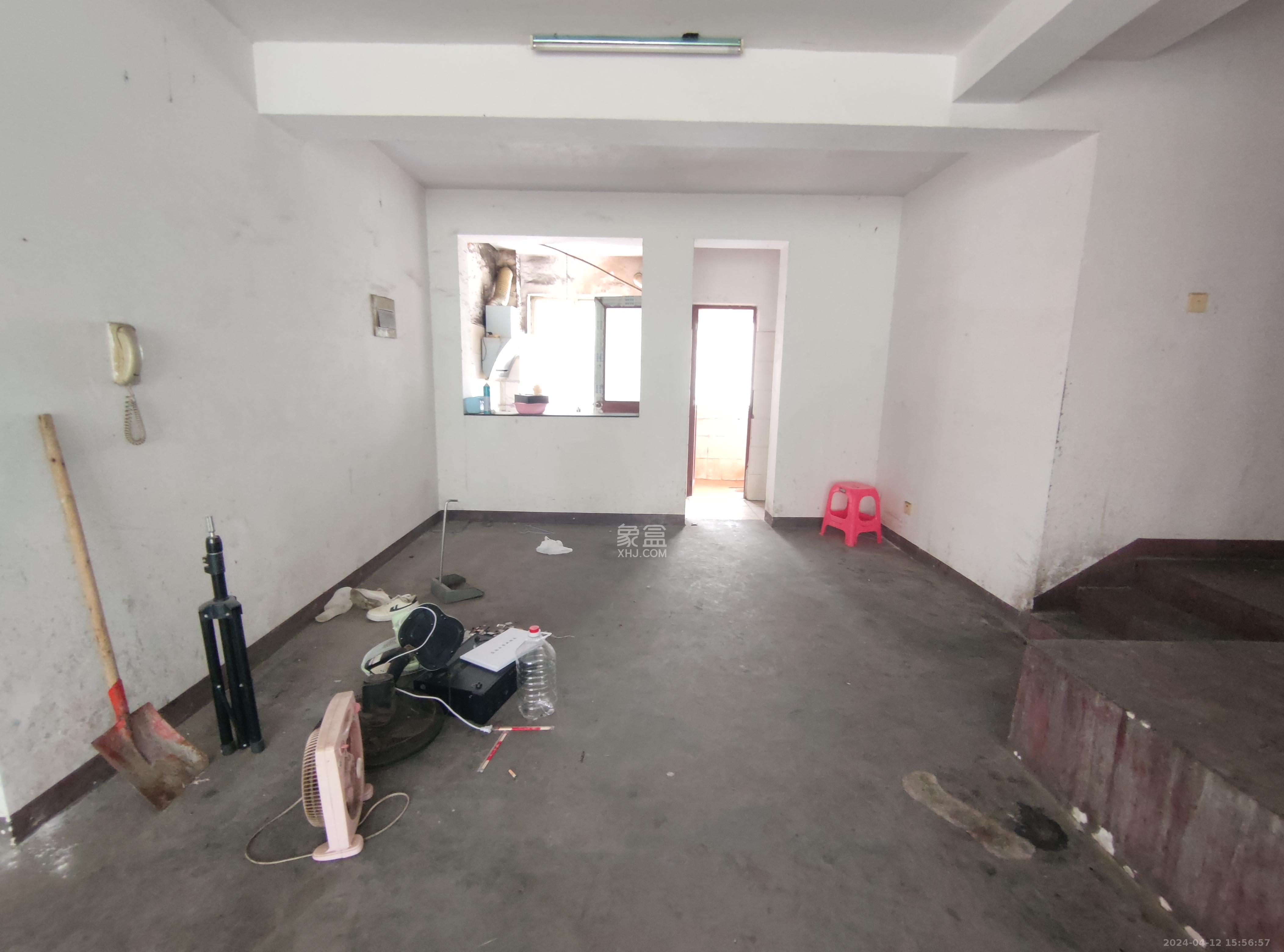 麓谷沐春园  4室2厅2卫   2300.00元/月室内图1