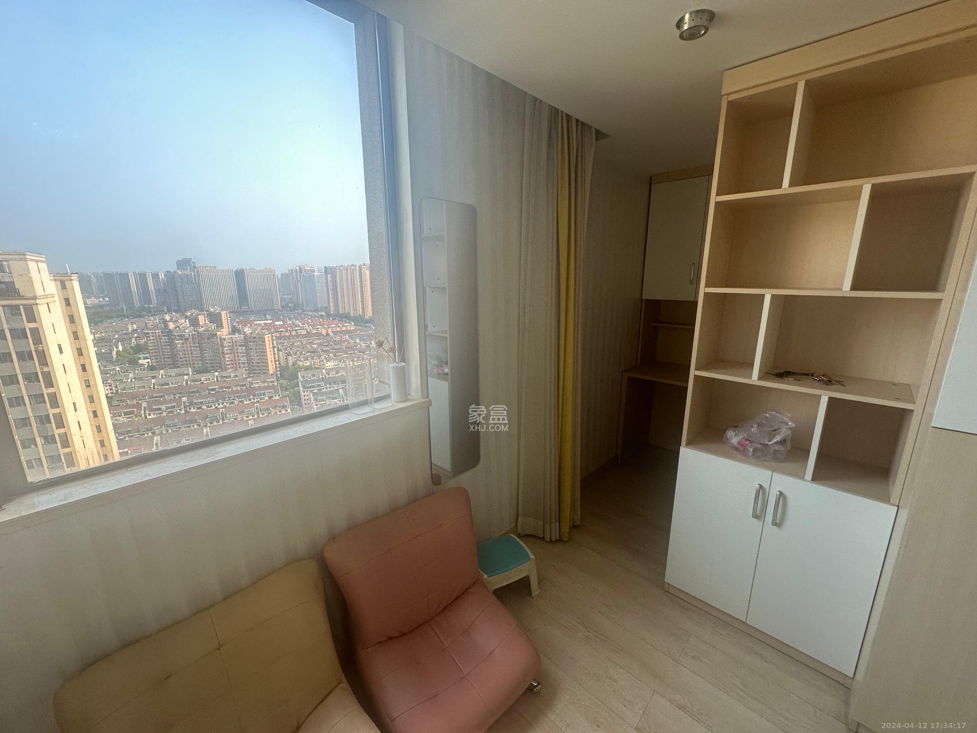 五江天街北区  1室1厅1卫   1300.00元/月室内图1