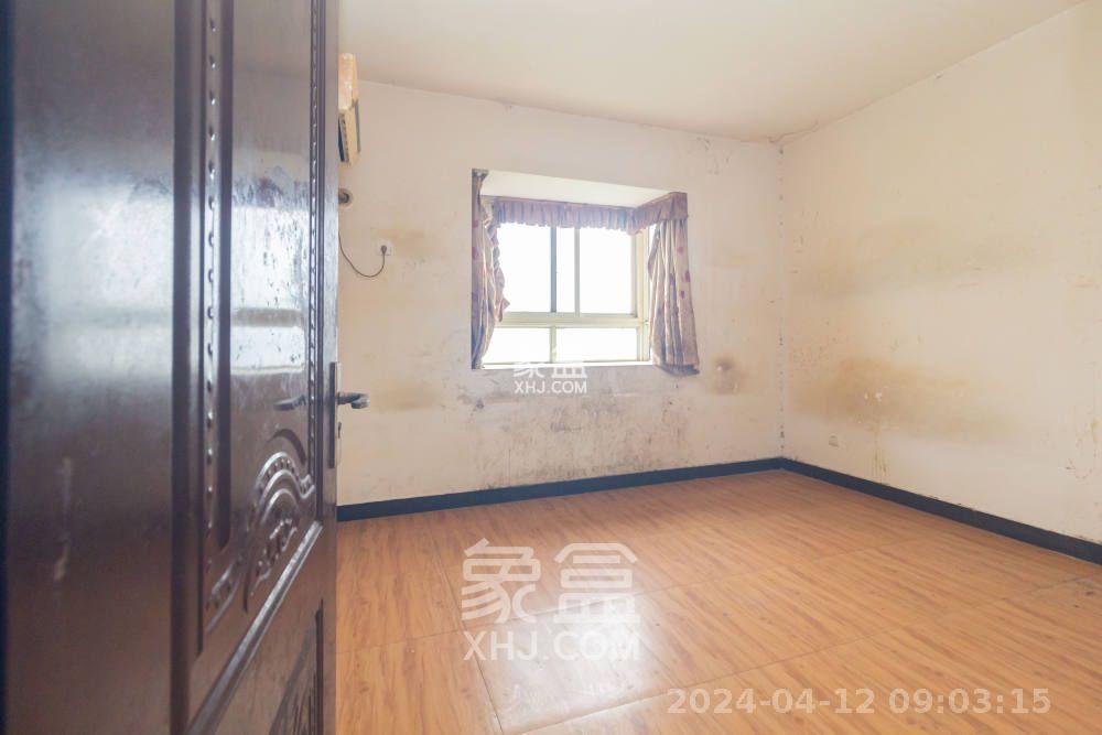 榔梨综合市场  3室2厅2卫   1400.00元/月室内图