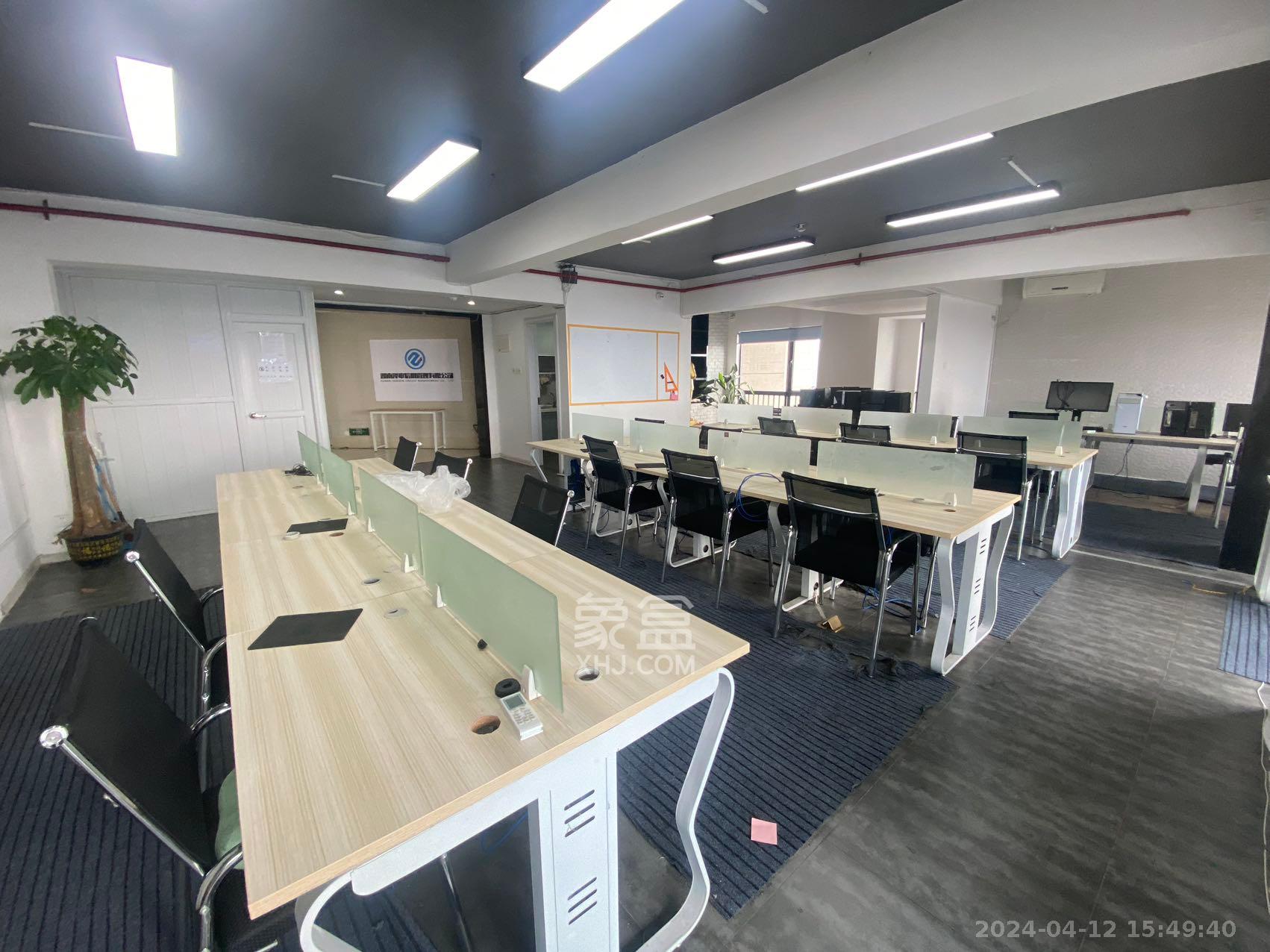 达美D6区  2室1厅1卫   5500.00元/月室内图