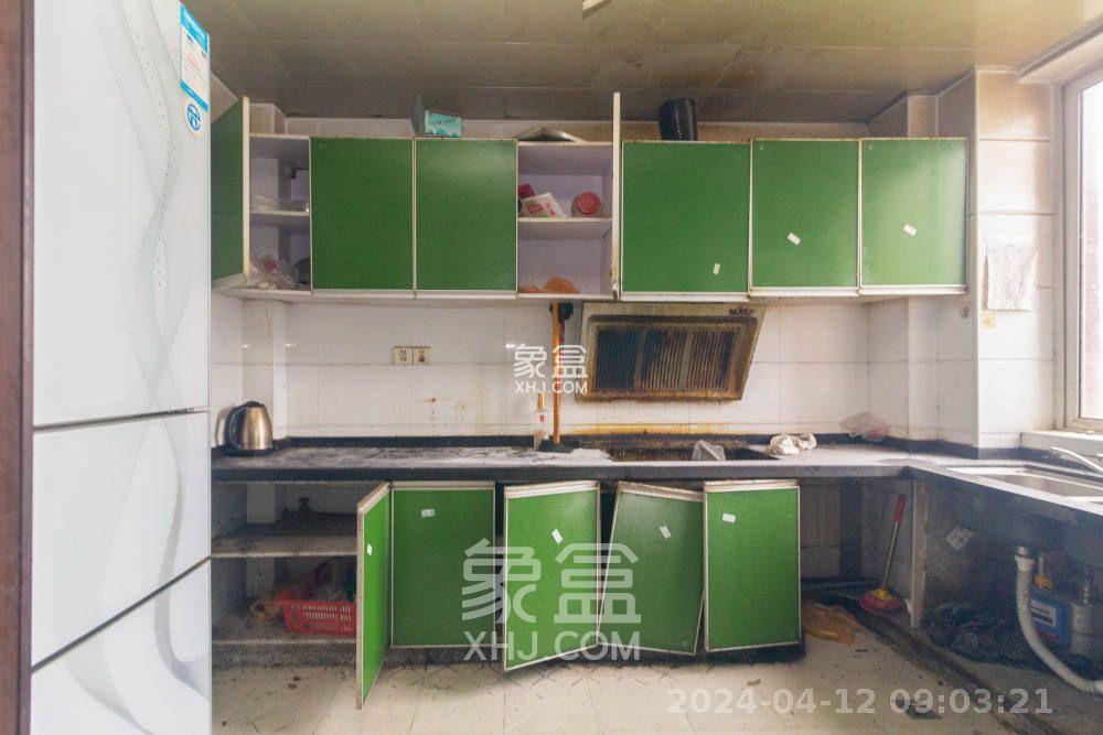 榔梨综合市场  3室2厅2卫   1400.00元/月室内图