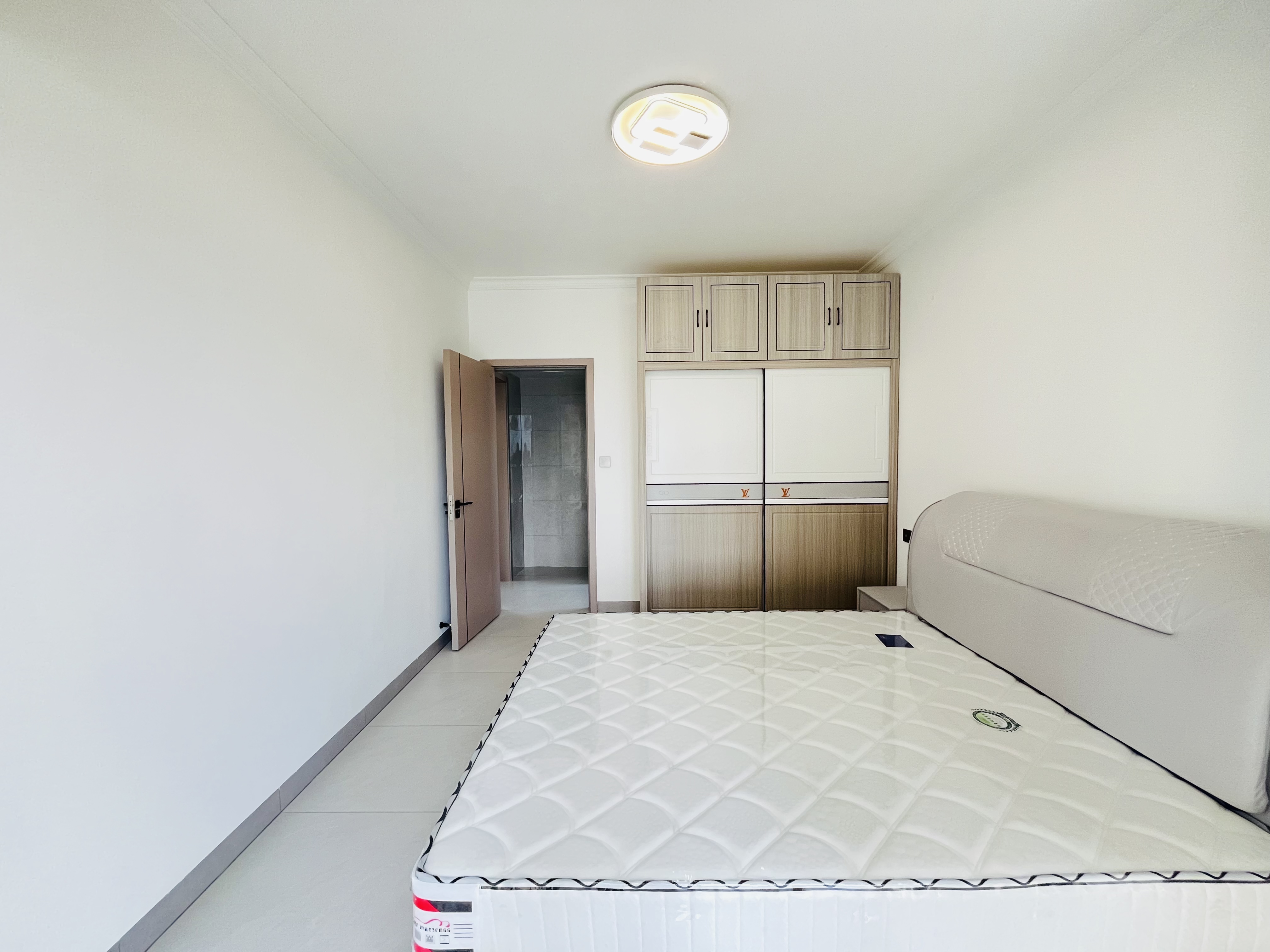 远大生态风景  3室2厅2卫   3500.00元/月室内图