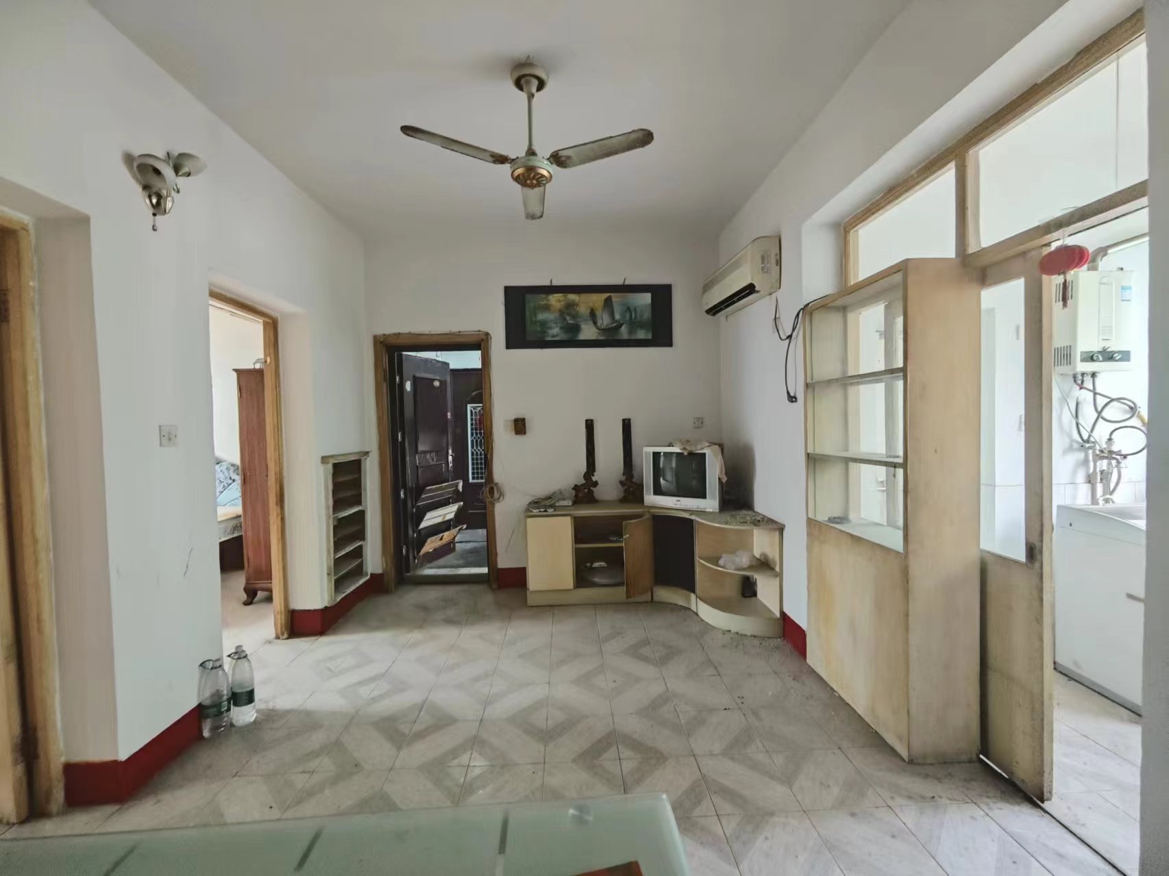 银馨家园(贺家土电厂生活区)  2室1厅1卫    18.0万 银馨家园(贺家土电厂生活区)  2室1厅1卫    18.0万室内图