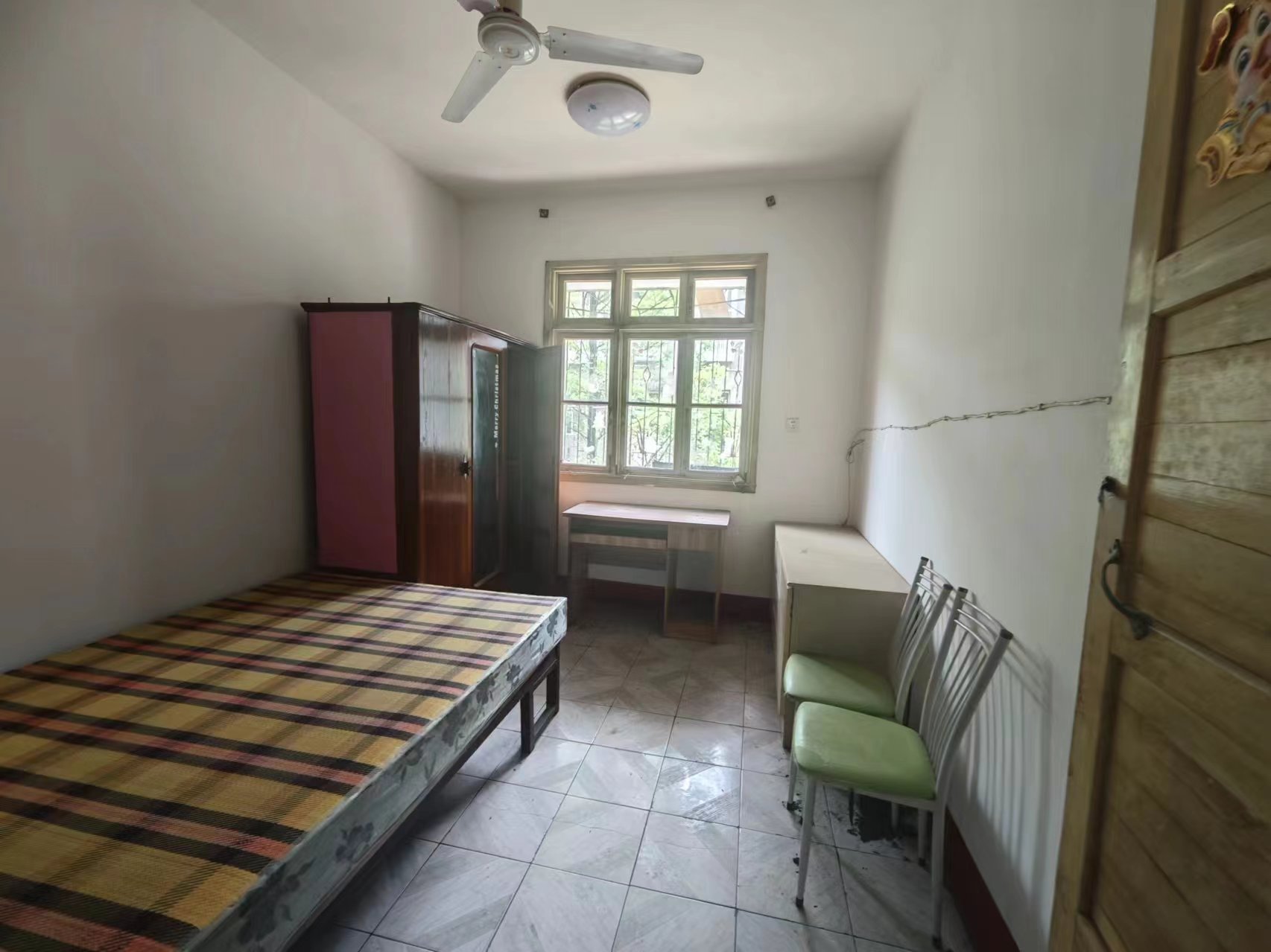 银馨家园(贺家土电厂生活区)  2室1厅1卫    18.0万 银馨家园(贺家土电厂生活区)  2室1厅1卫    18.0万室内图