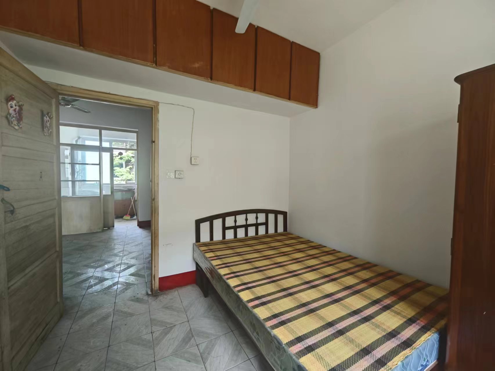 银馨家园(贺家土电厂生活区)  2室1厅1卫    18.0万 银馨家园(贺家土电厂生活区)  2室1厅1卫    18.0万室内图