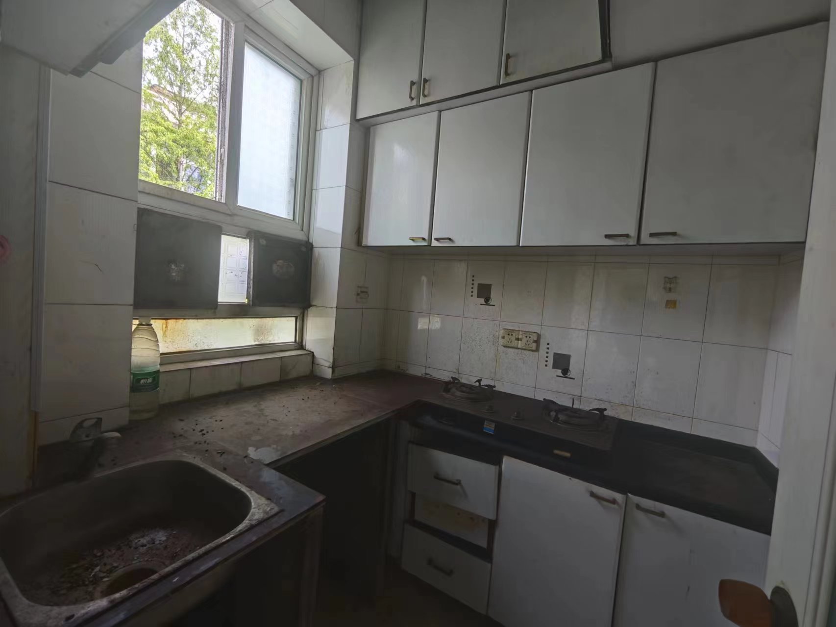 银馨家园(贺家土电厂生活区)  2室1厅1卫    18.0万 银馨家园(贺家土电厂生活区)  2室1厅1卫    18.0万室内图