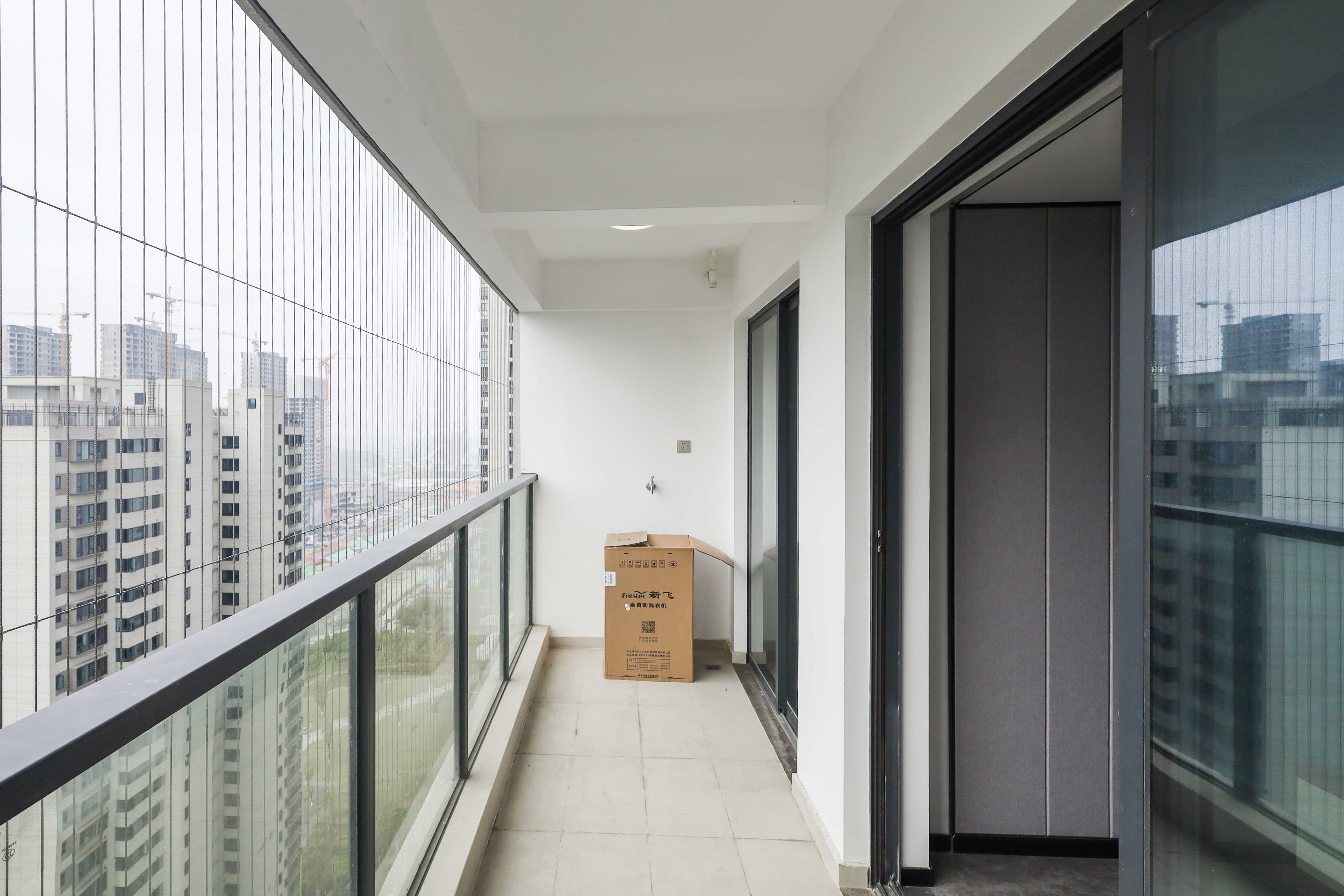 中国铁建湘语梅溪  0室0厅0卫    196.0万阳台