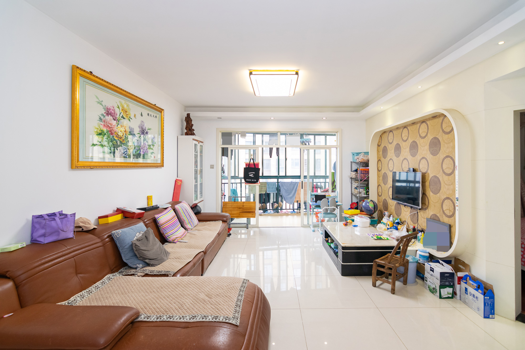 百合湖滨花园 4室2厅2卫 88.0万 百合湖滨花园 4室2厅2卫 88.0万客厅