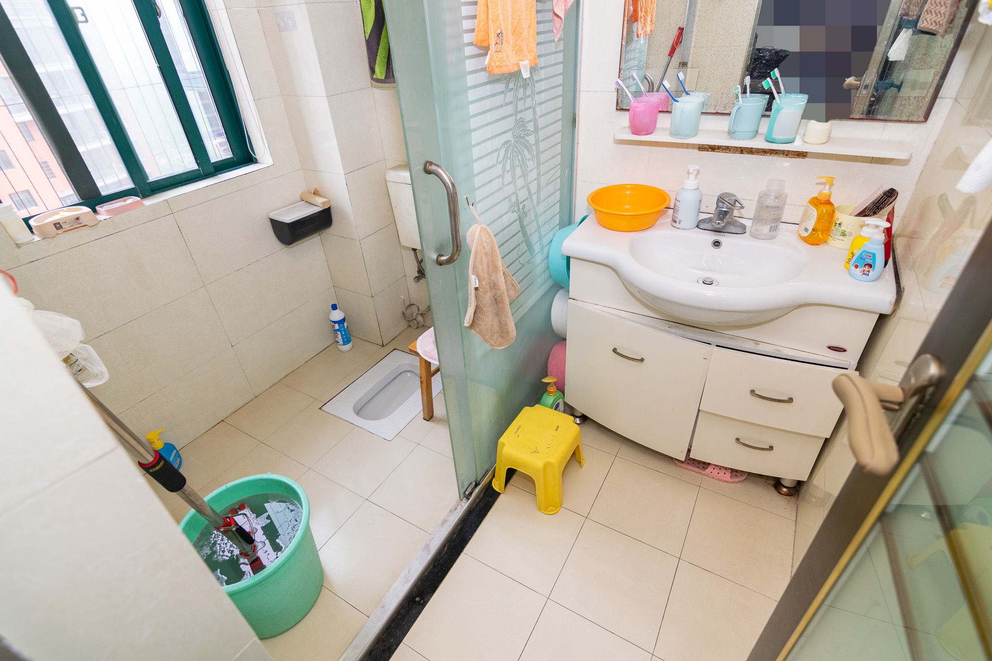 百合湖滨花园 4室2厅2卫 88.0万 百合湖滨花园 4室2厅2卫 88.0万卫生间