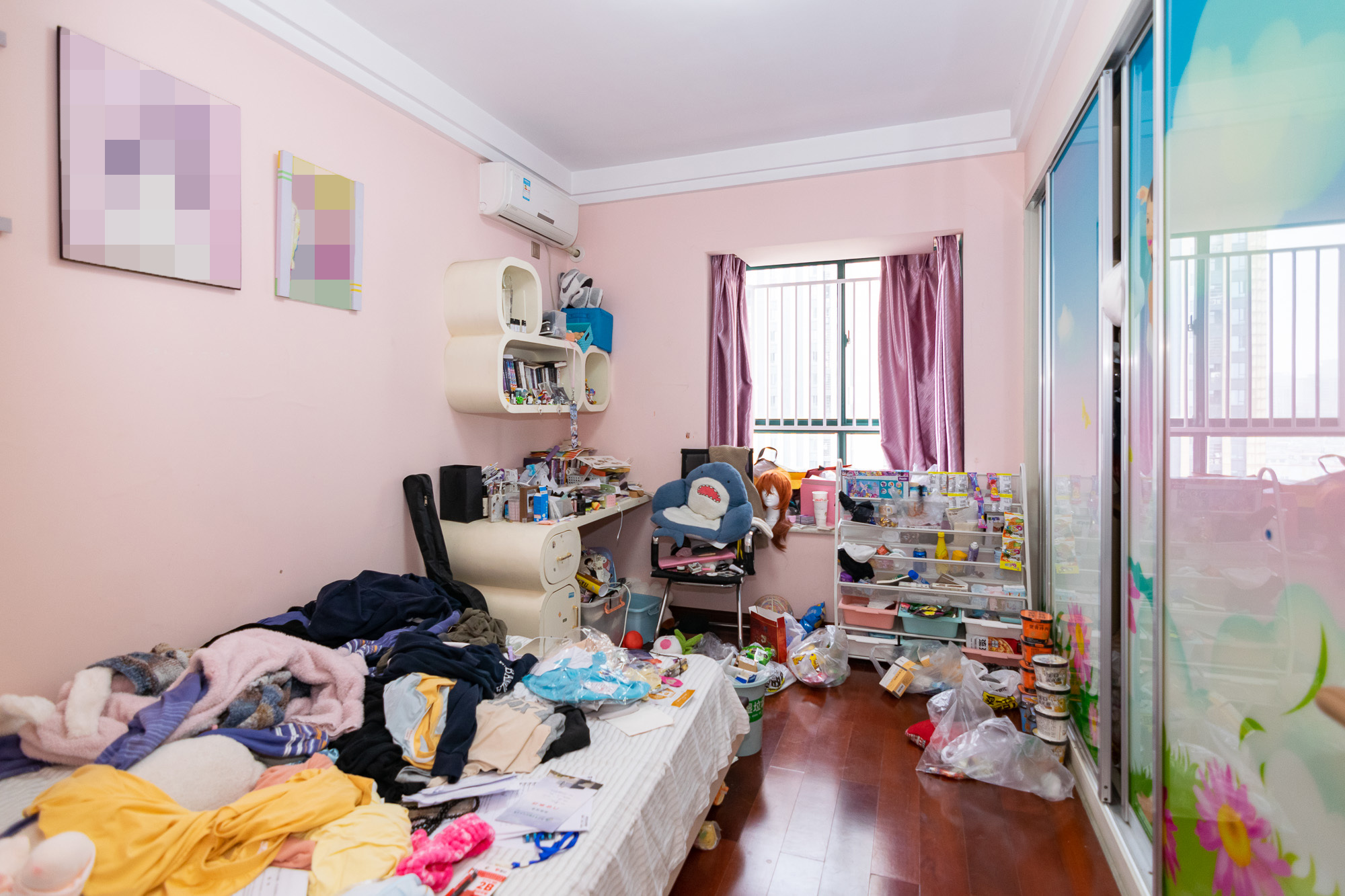 百合湖滨花园 4室2厅2卫 88.0万 百合湖滨花园 4室2厅2卫 88.0万卧室