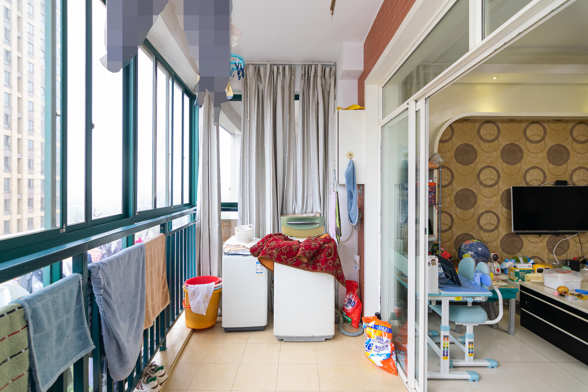 百合湖滨花园 4室2厅2卫 88.0万 百合湖滨花园 4室2厅2卫 88.0万阳台