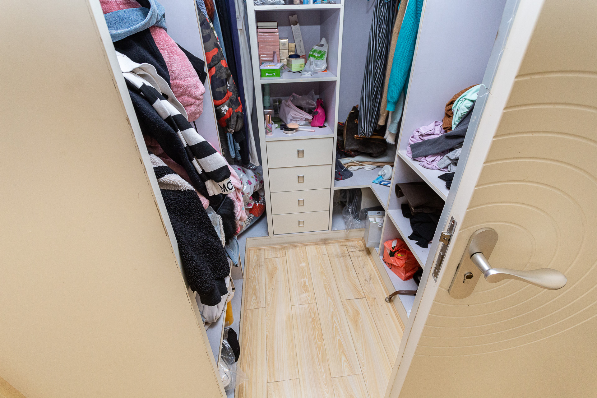 珠江东方明珠(新地东方明珠)三期 3室2厅2卫 85.0万 珠江东方明珠(新地东方明珠)三期 3室2厅2卫 85.0万其他