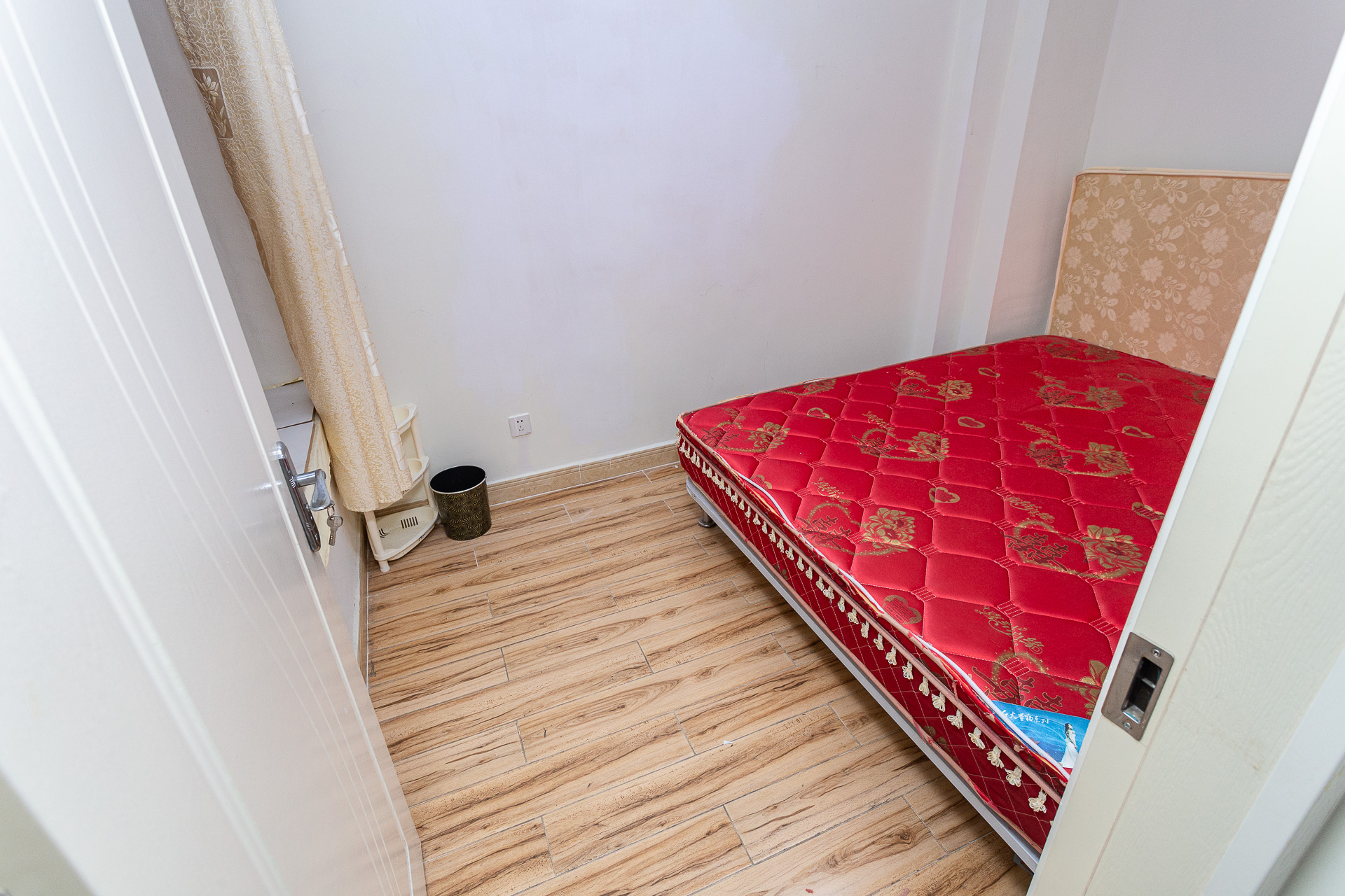 勤诚达新界  1室1厅1卫    43.8万 勤诚达新界  1室1厅1卫    43.8万卧室