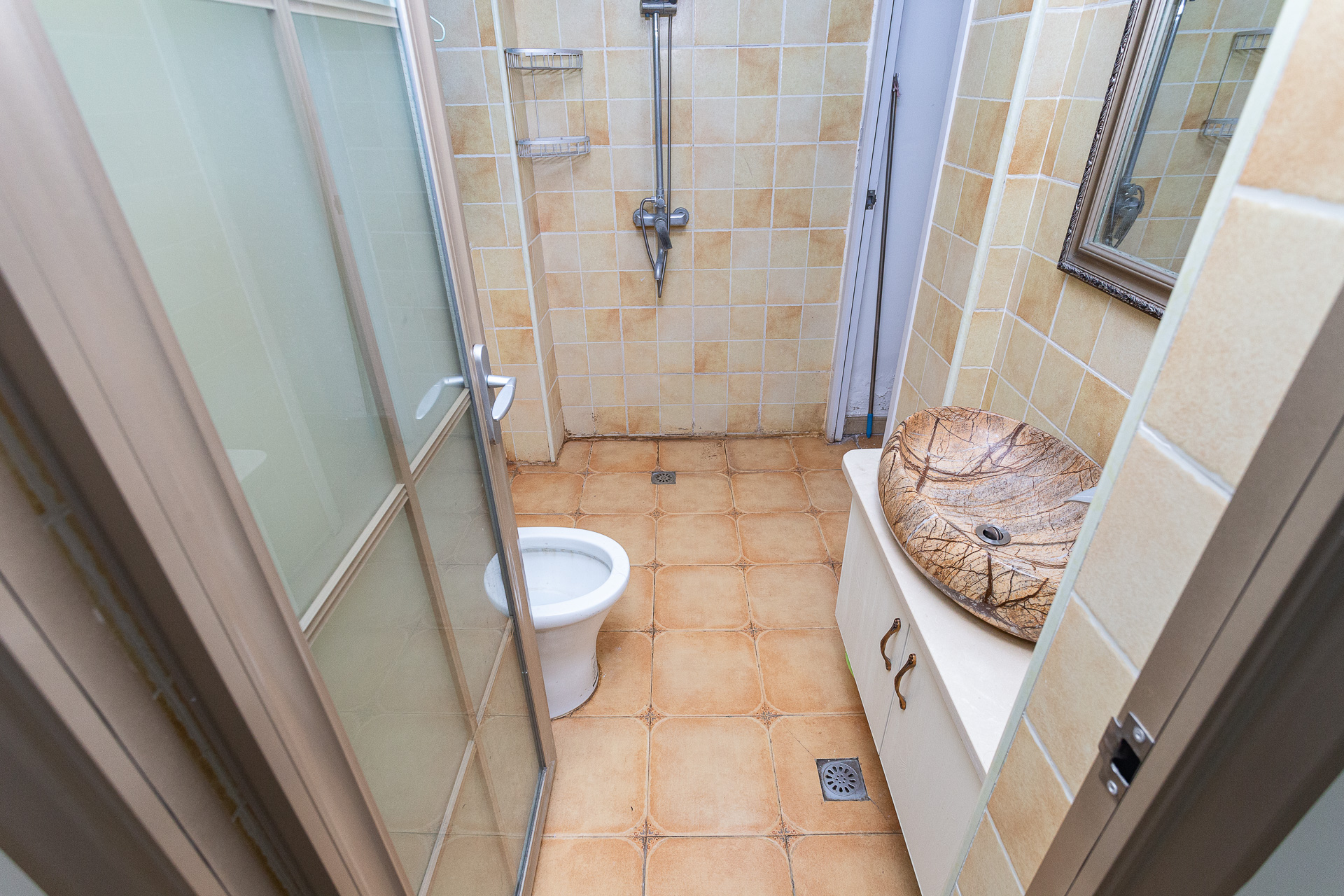 勤诚达新界  1室1厅1卫    43.8万 勤诚达新界  1室1厅1卫    43.8万卫生间