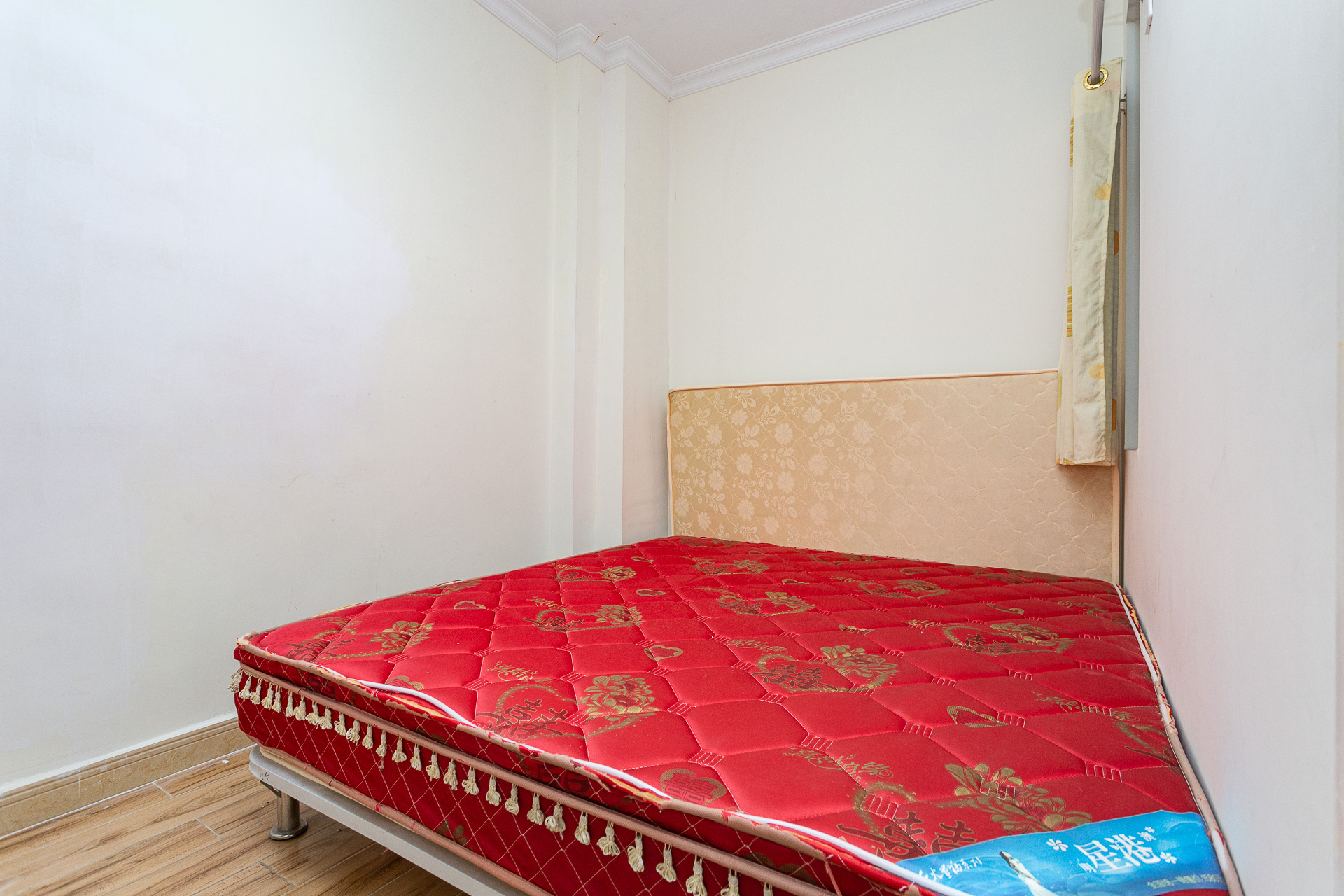 勤诚达新界  1室1厅1卫    43.8万 勤诚达新界  1室1厅1卫    43.8万卧室