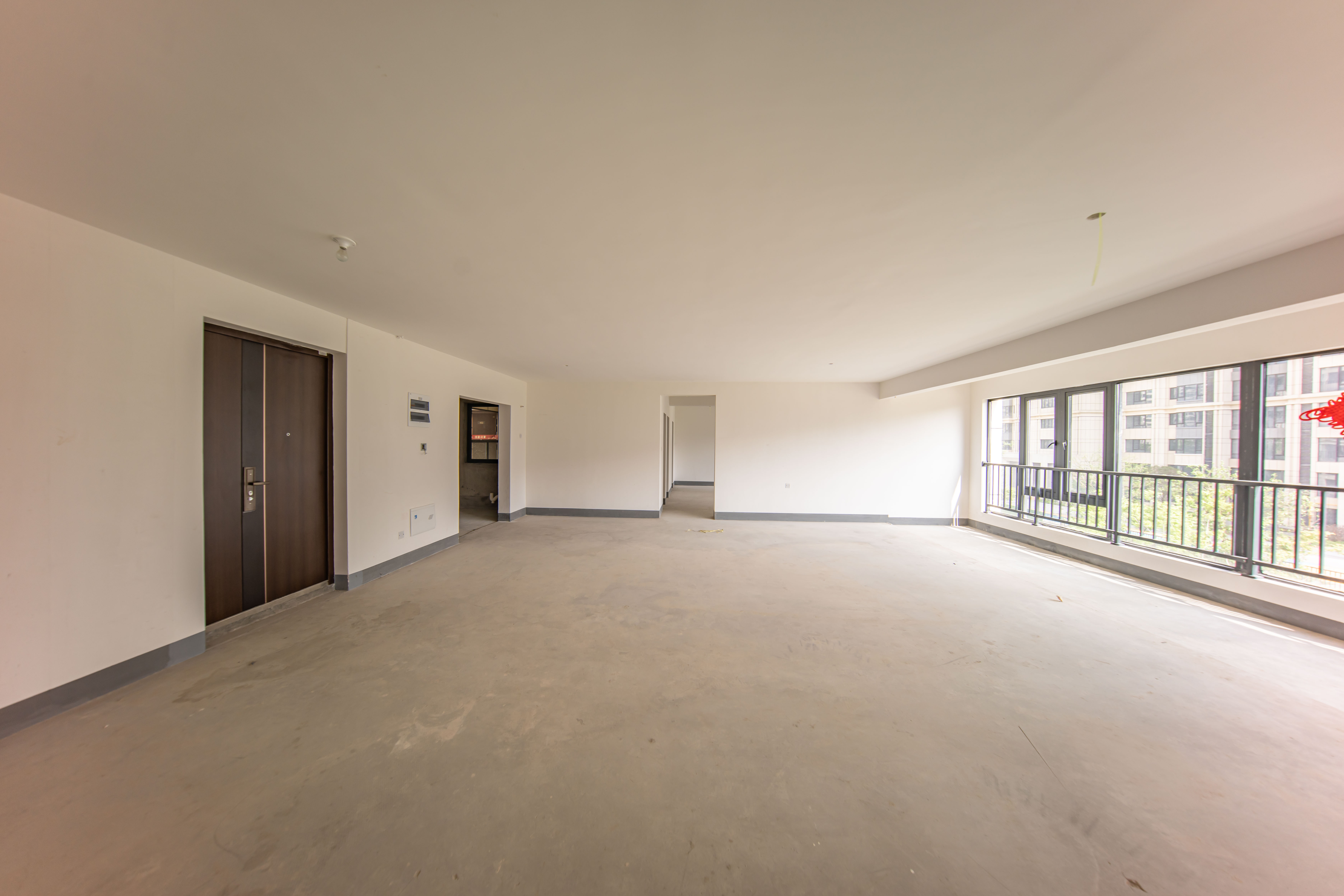 建投象山国际  5室2厅2卫    238.0万 建投象山国际  5室2厅2卫    238.0万客厅