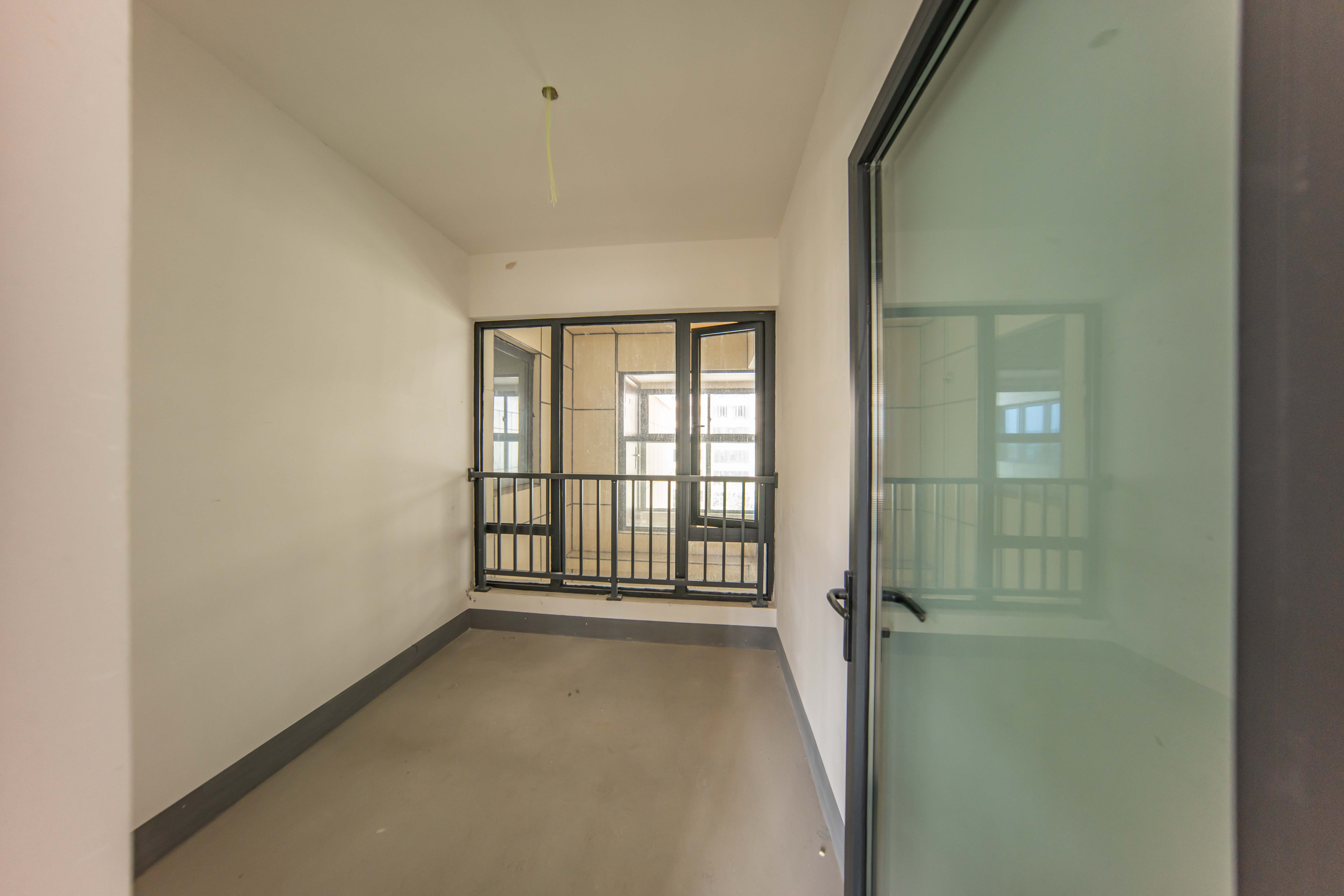 建投象山国际  5室2厅2卫    238.0万 建投象山国际  5室2厅2卫    238.0万卧室